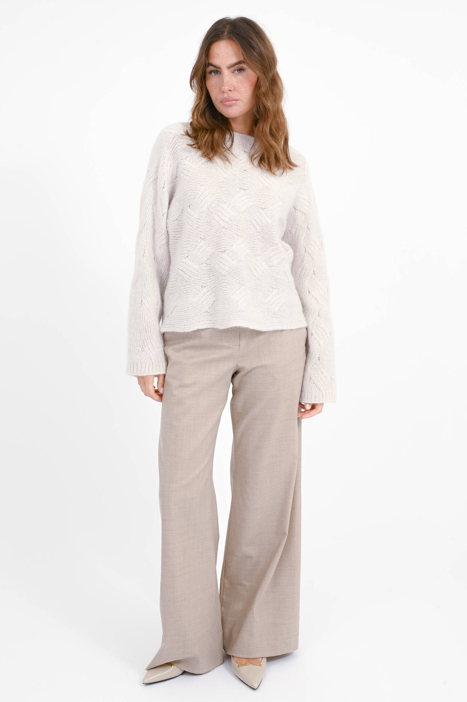 Strickpullover mit Flechtmuster in Mixed White Strickpullover mit Flechtmuster in Mixed White