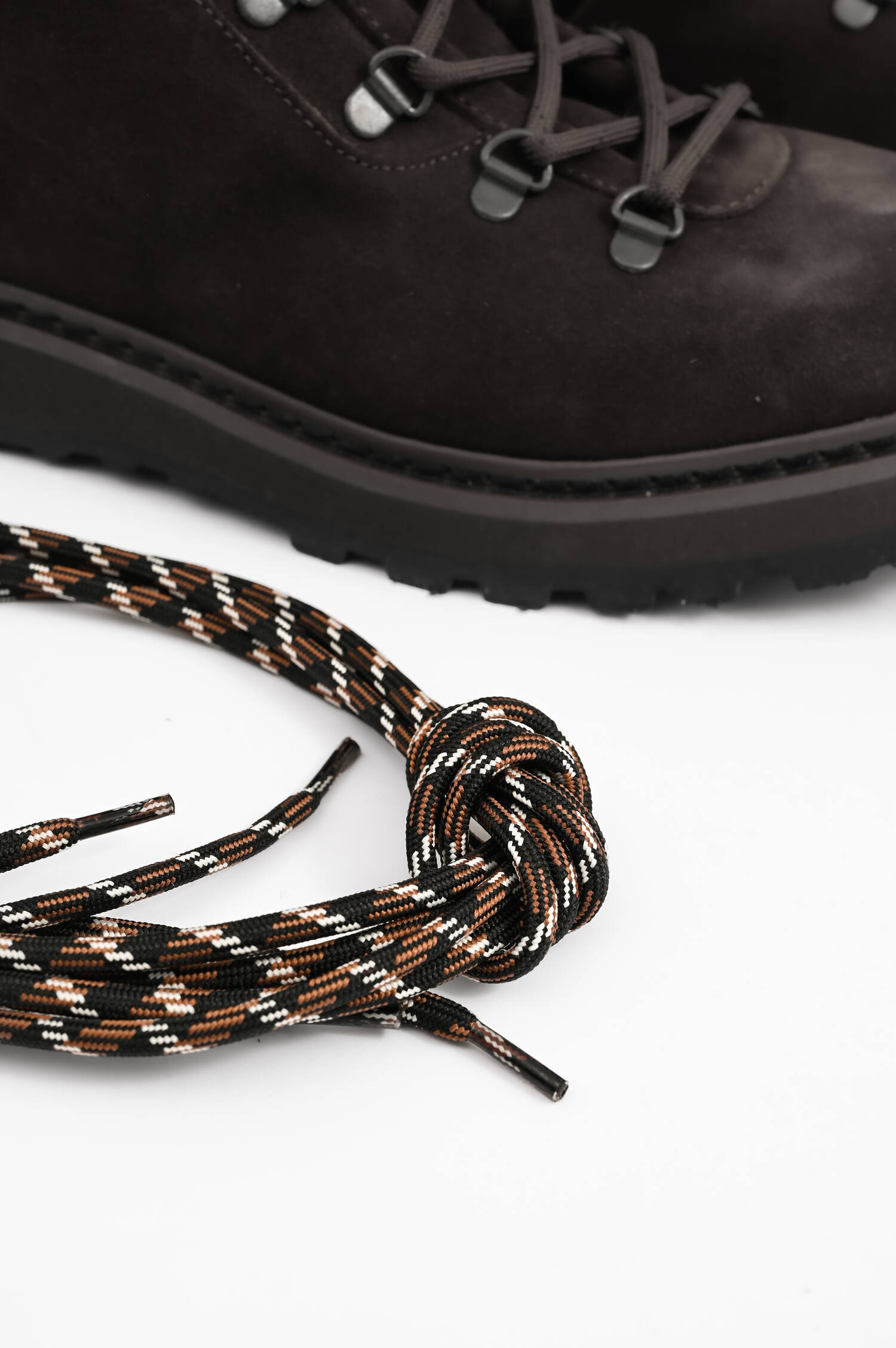 Veloursleder-Wanderschuh in Chocolate Black