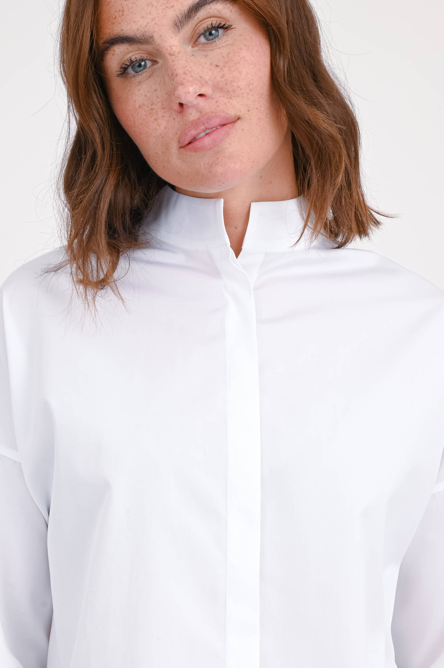 Bluse mit Kellerfalte am Rücken in Weiß Bluse mit Kellerfalte am Rücken in Weiß