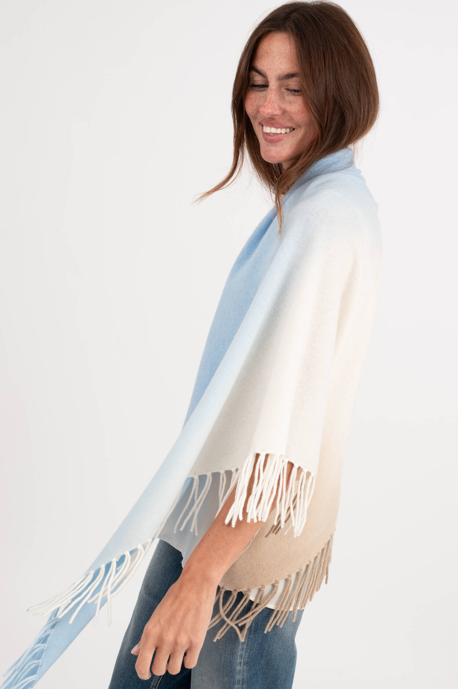 Woll-Mix Dreieckstuch in Hellblau/Creme Woll-Mix Dreieckstuch in Hellblau/Creme