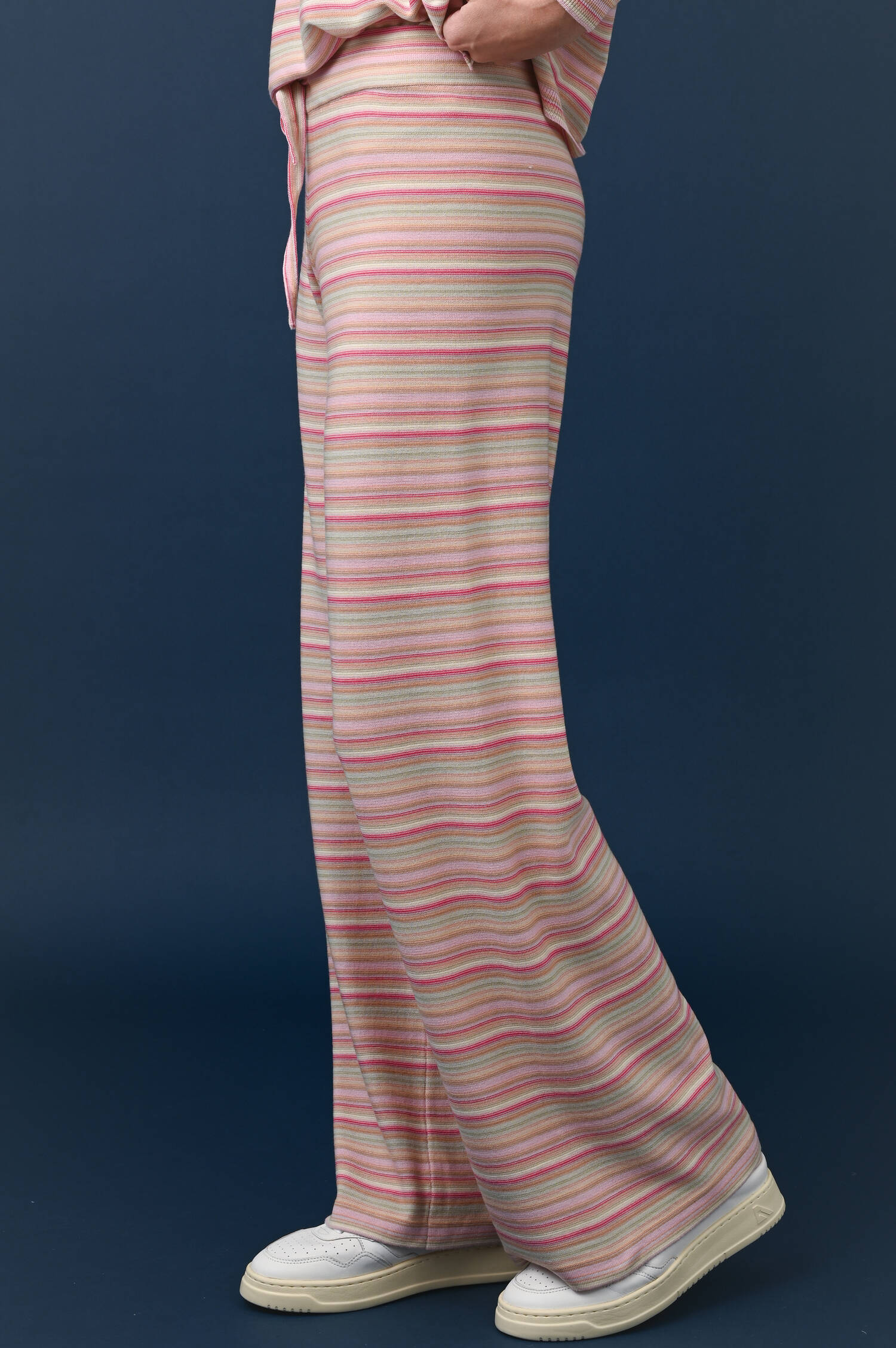 Schlupfhose aus Wolle in Rose gemustert