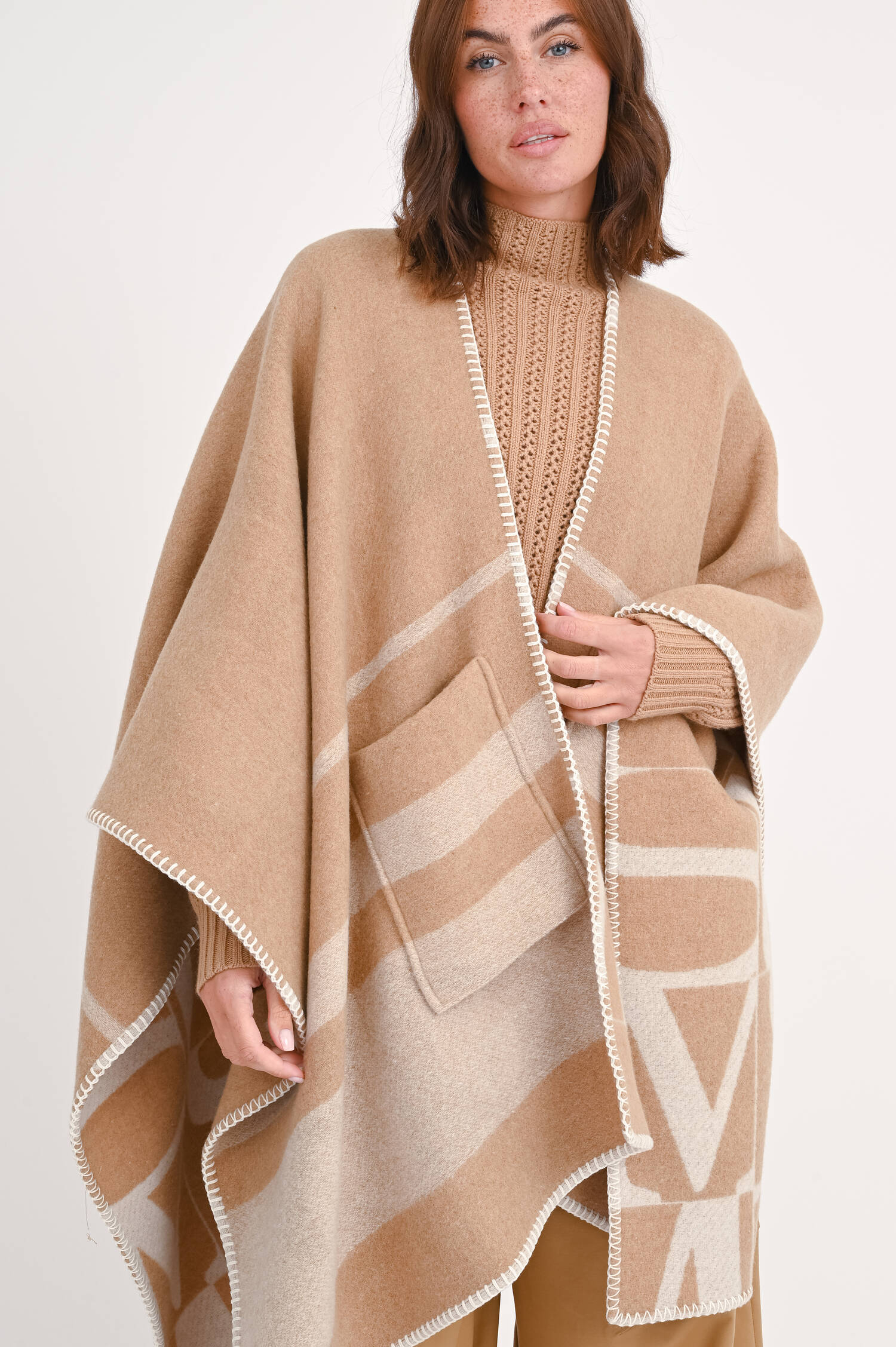Cape DEREMI in Beige/Natur