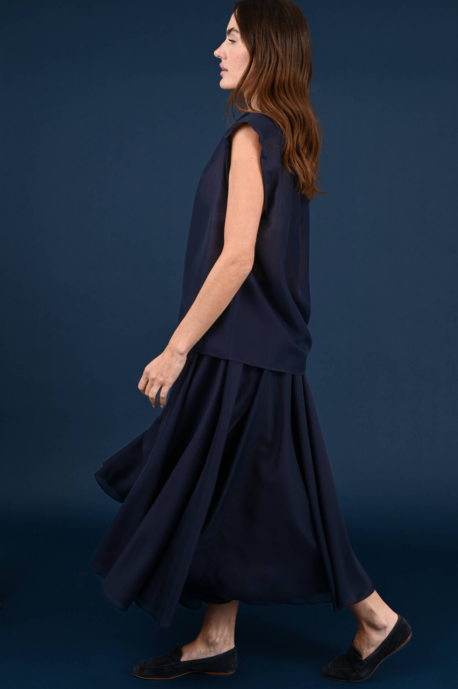 Satinrock in Navyblau