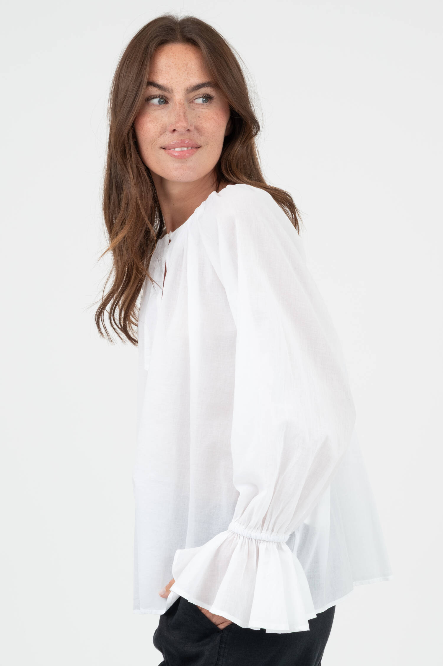 Bluse CARMEN in Weiß Bluse CARMEN in Weiß