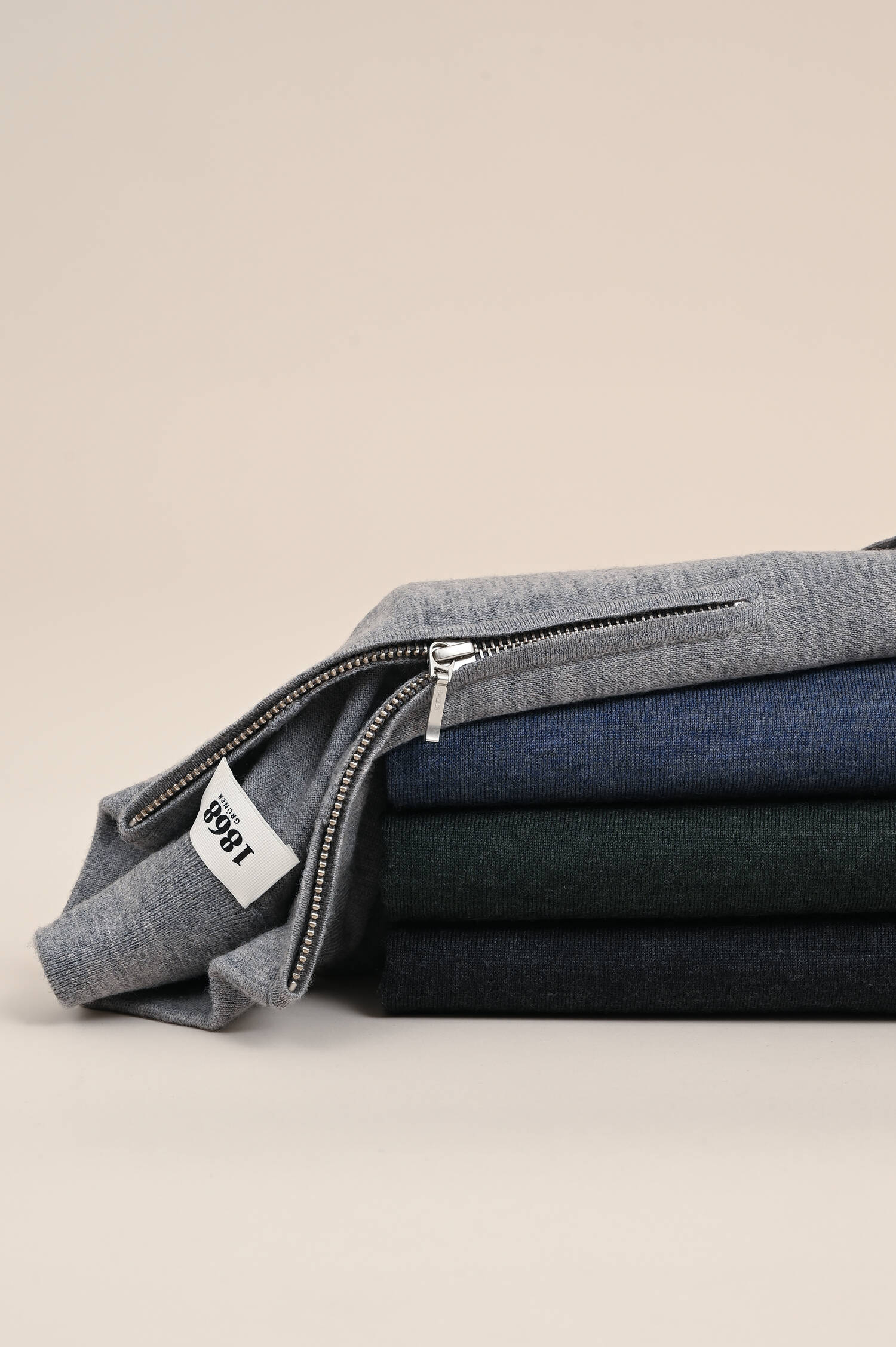 Feinstrick Troyer in Grau meliert