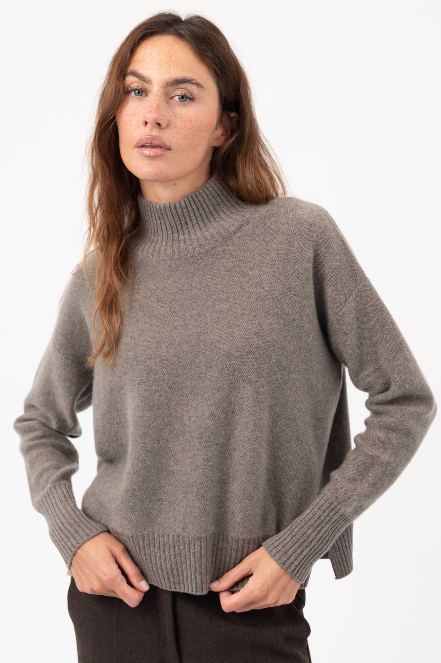 Oversized-Rollkragen-Pullover in Taupe