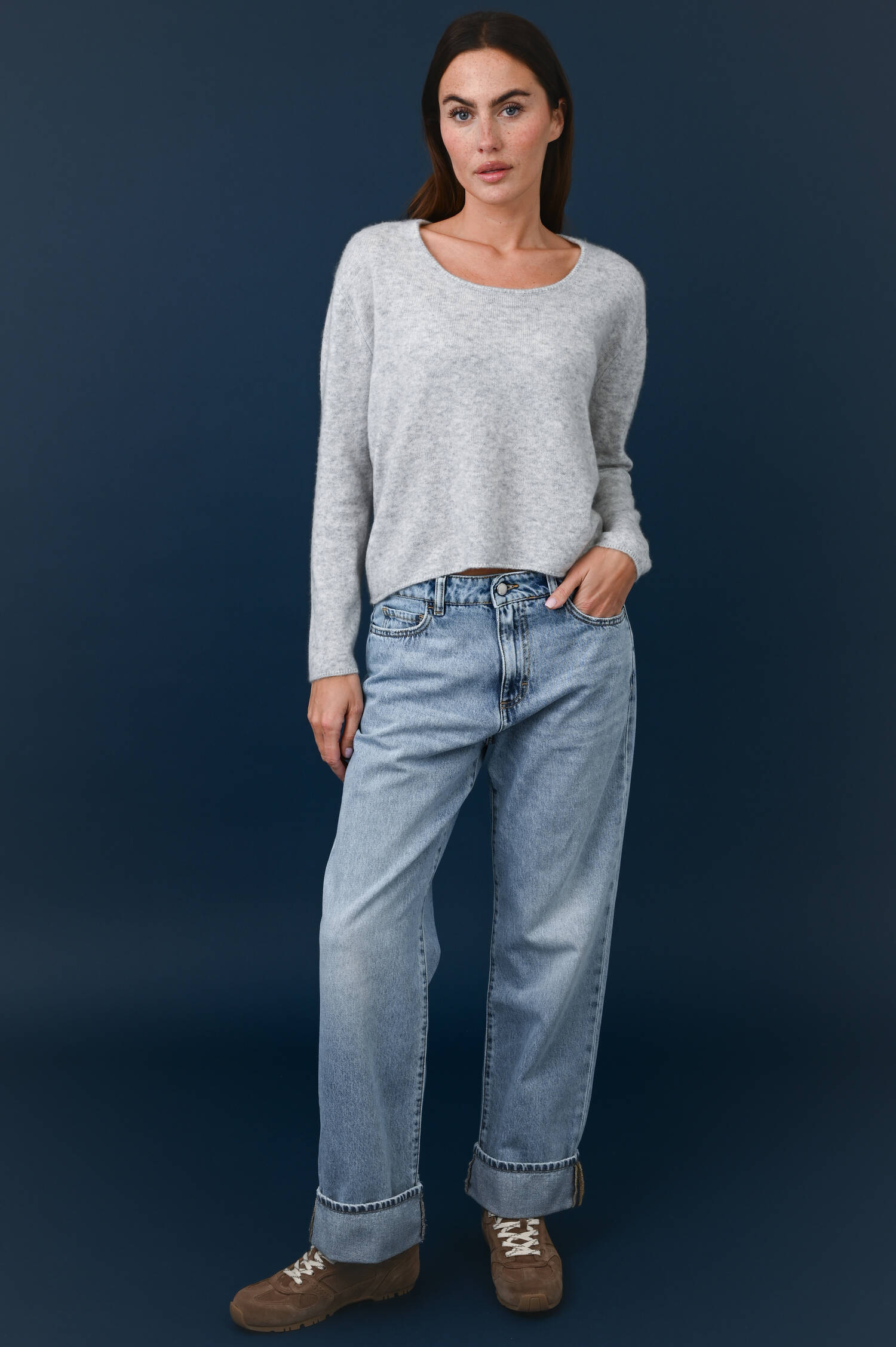 Cropped Pullover aus Cashmeremix in Aluminium