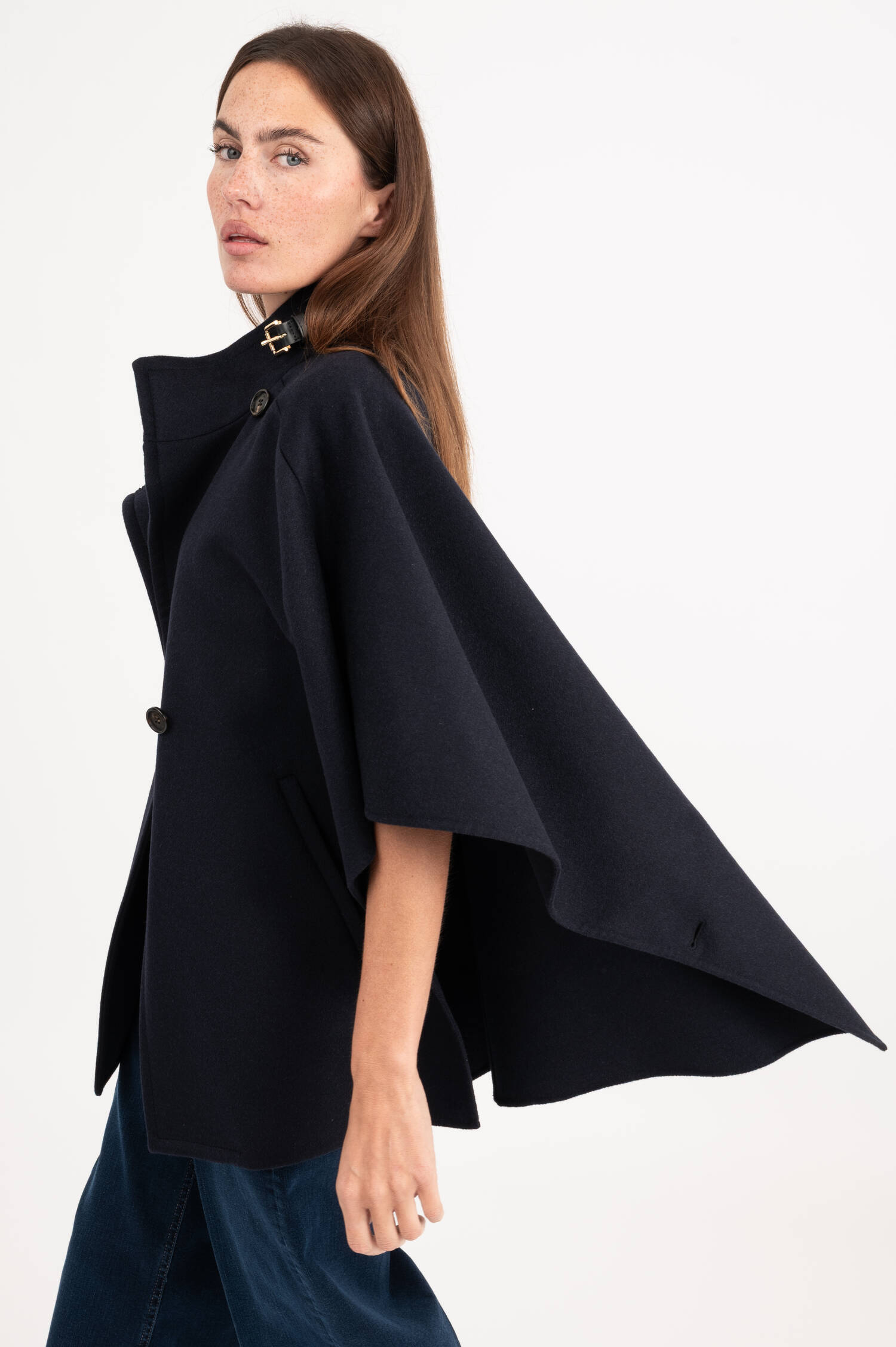 Cashmere Cape DERRIK in Navy Cashmere Cape DERRIK in Navy