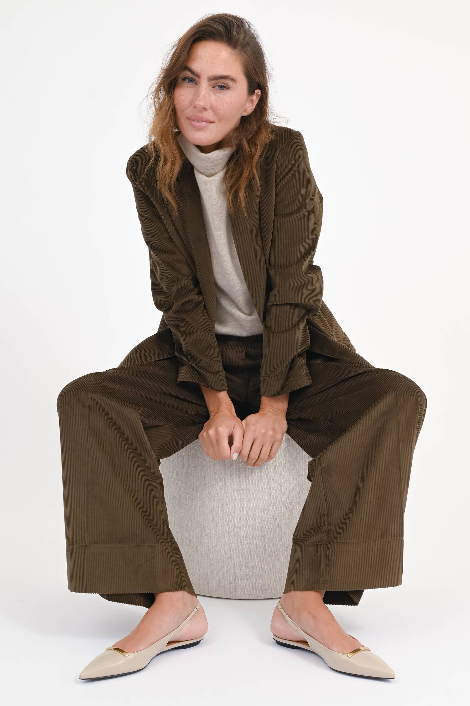 Cord-Blazer mit aufgesetzten Taschen in Khaki