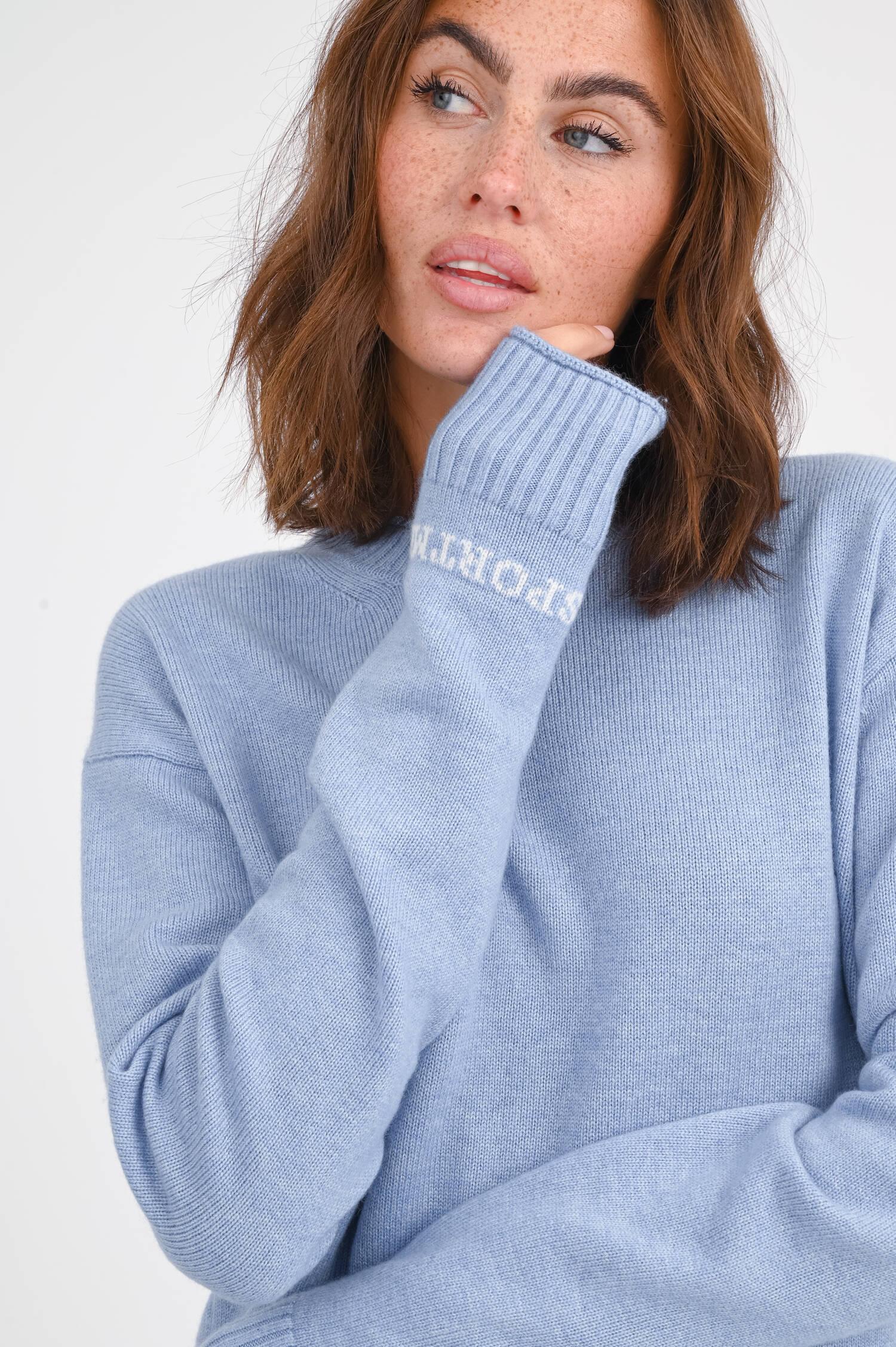 Strickpullover in Hellblau Strickpullover in Hellblau