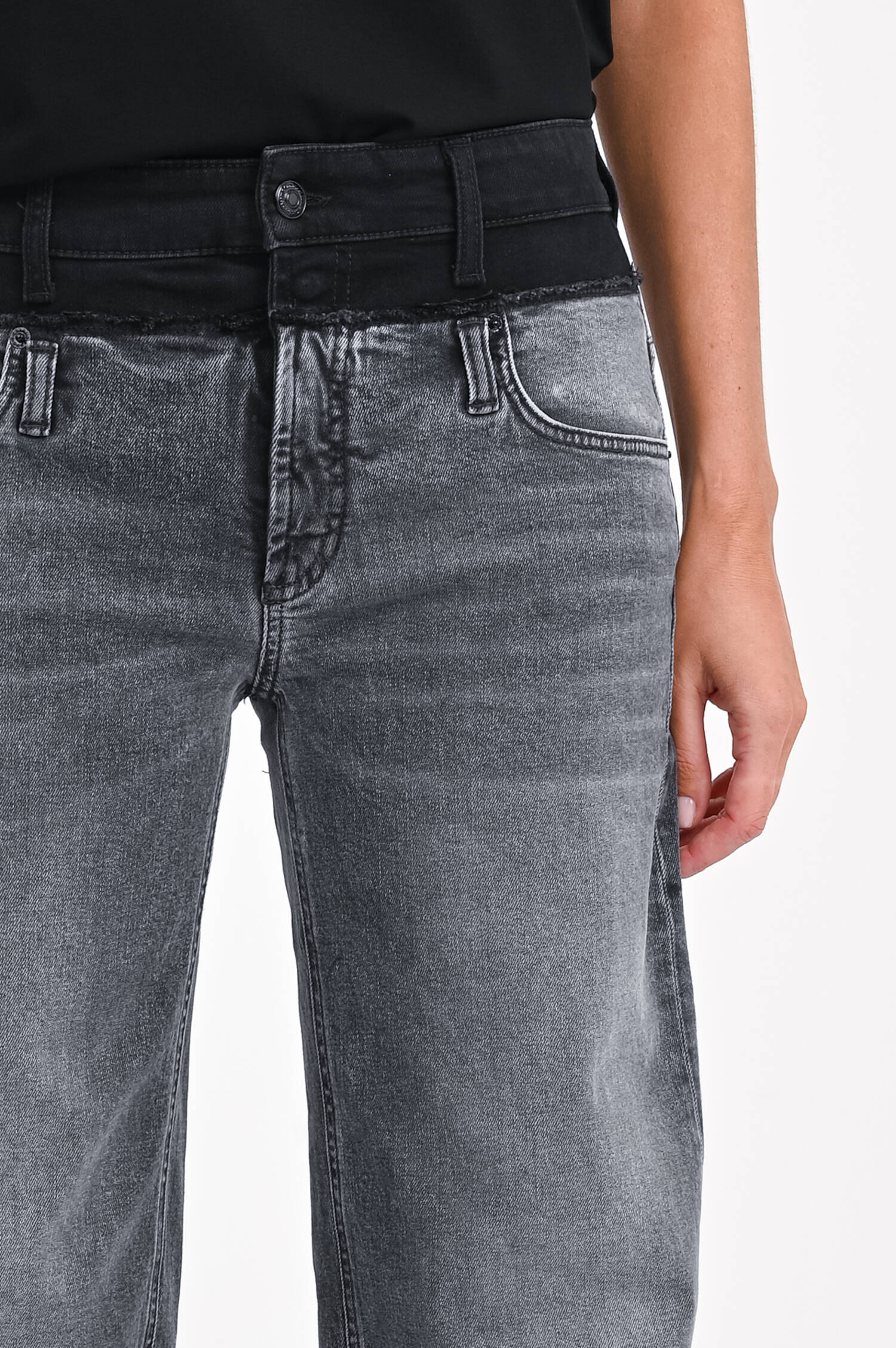 Jeans SHANNEN mit Kontrastbund in Grau/Schwarz