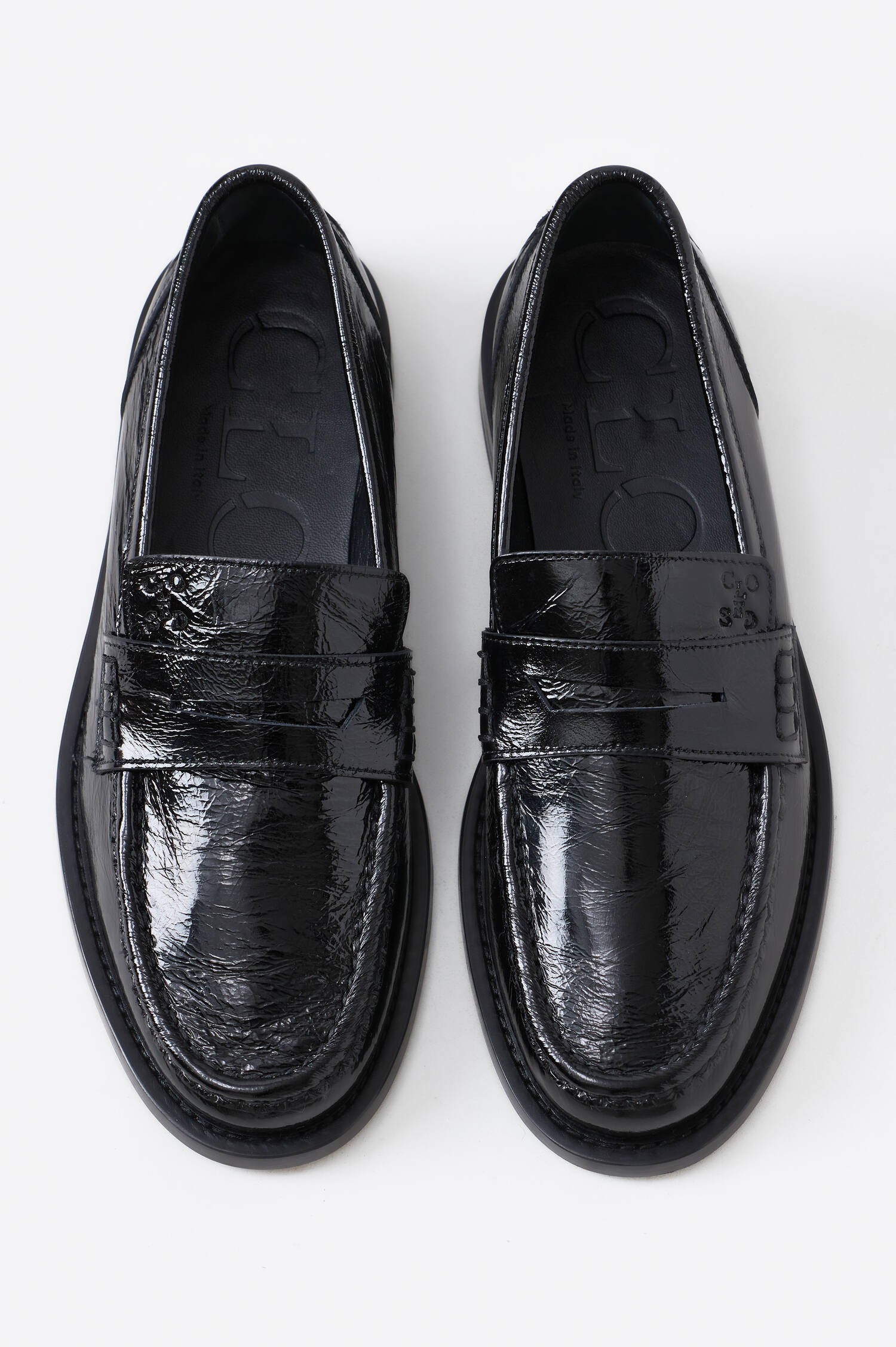 Loafer mit texturiertem Leder in Lackschwarz
