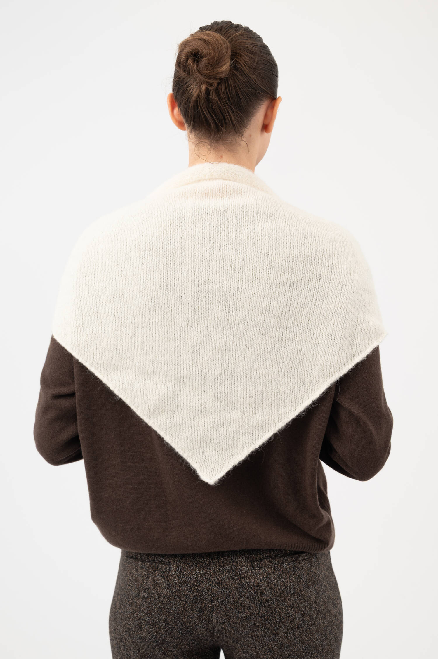 Alpaka-Mix-Dreiecksschal KASPER in Off-White Alpaka-Mix-Dreiecksschal KASPER in Off-White