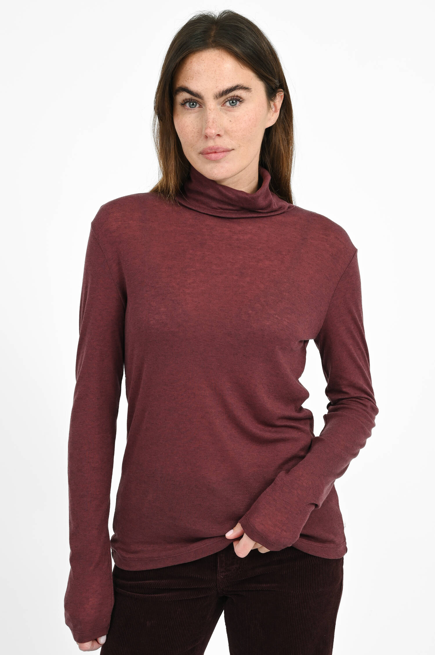 Turtleneck aus Lyocell und Wolle in Dark Raisin