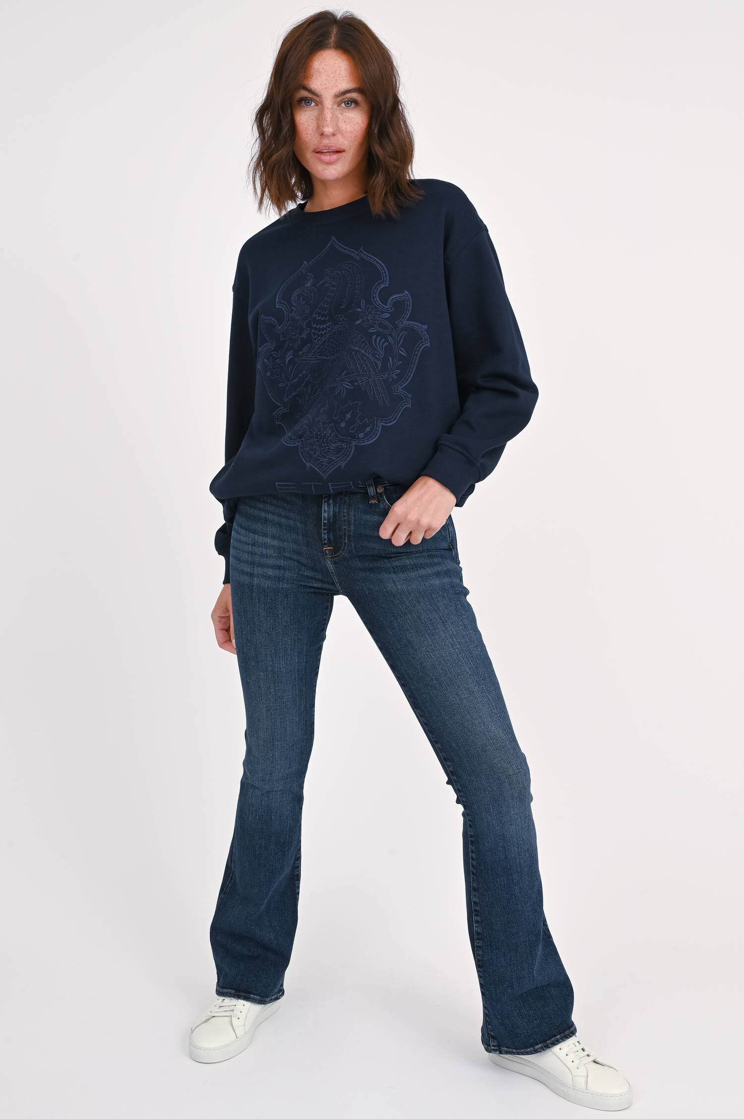 Sweatshirt mit Stickerei in Dunkelblau Sweatshirt mit Stickerei in Dunkelblau