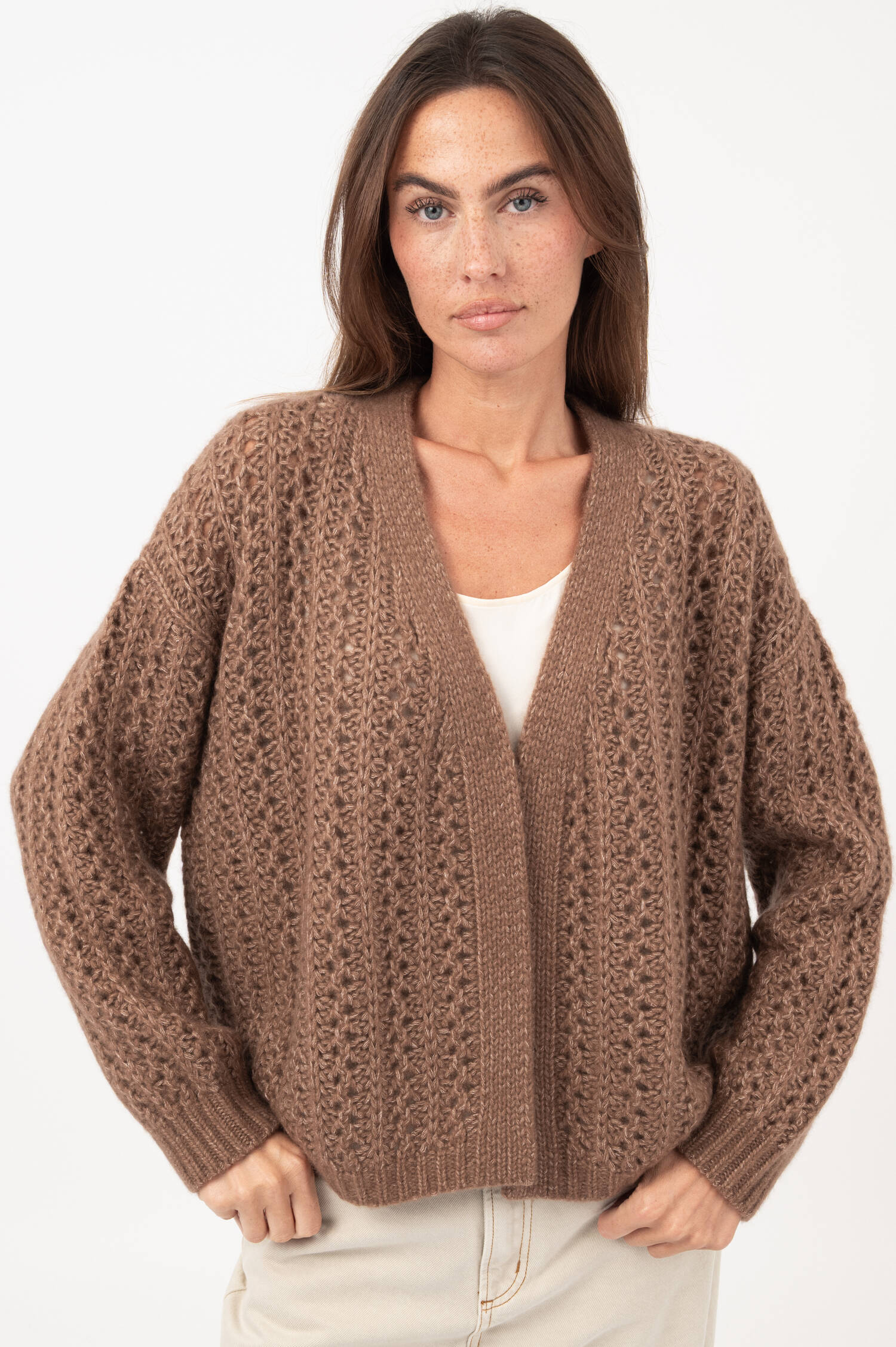 Cashmeremix-Lochstrick-Cardigan in Braun Cashmeremix-Lochstrick-Cardigan in Braun