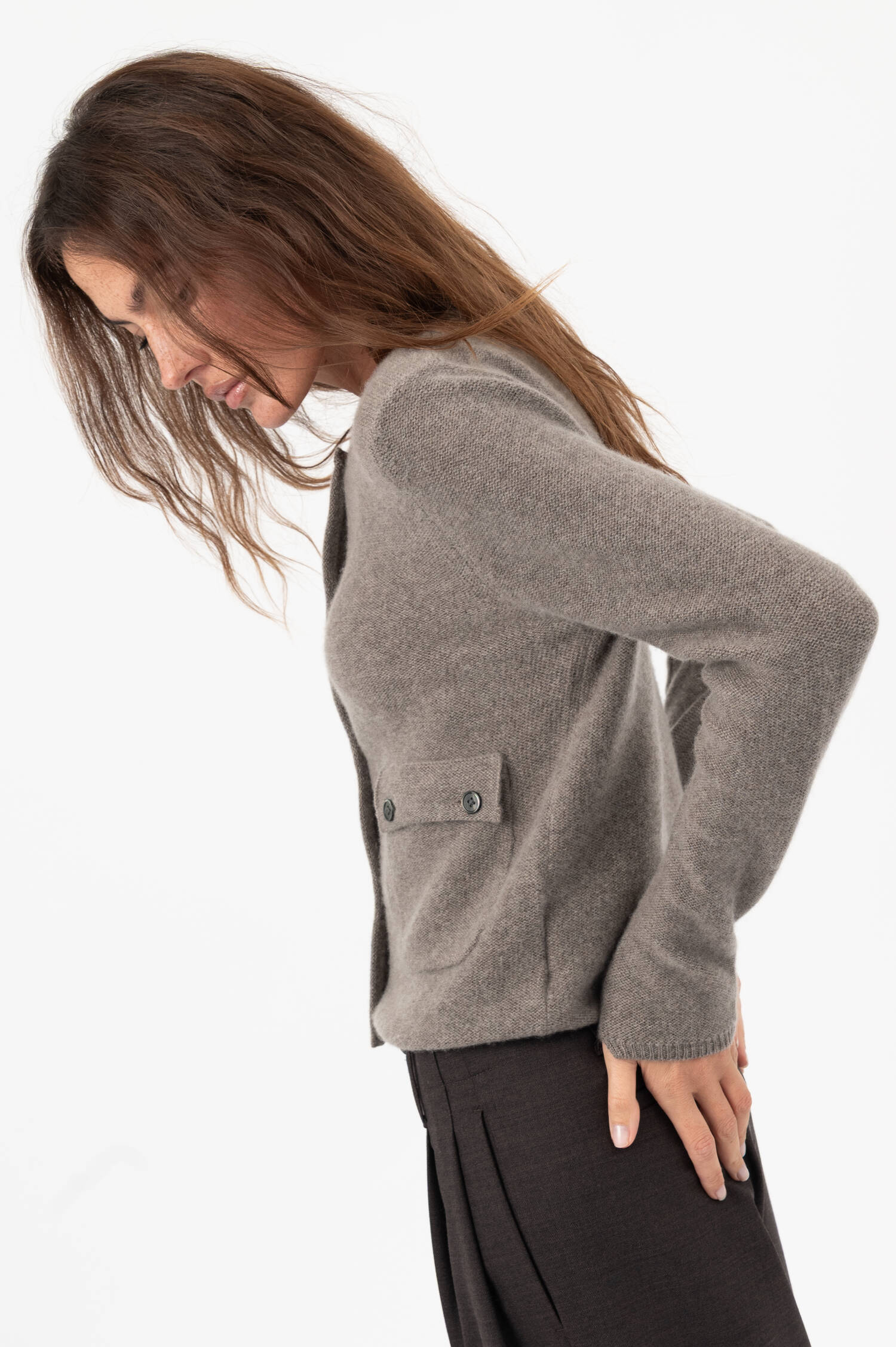 Cropped-Cashmere-Cardigan in Taupe Cropped-Cashmere-Cardigan in Taupe