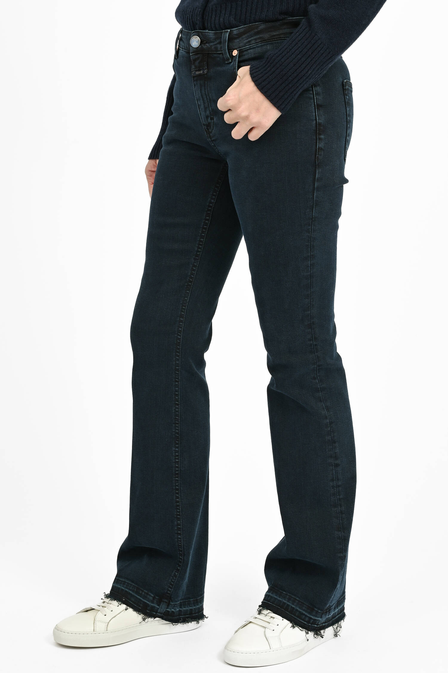 Flared Jeans JOVANNA in Schwarzblau Flared Jeans JOVANNA in Schwarzblau