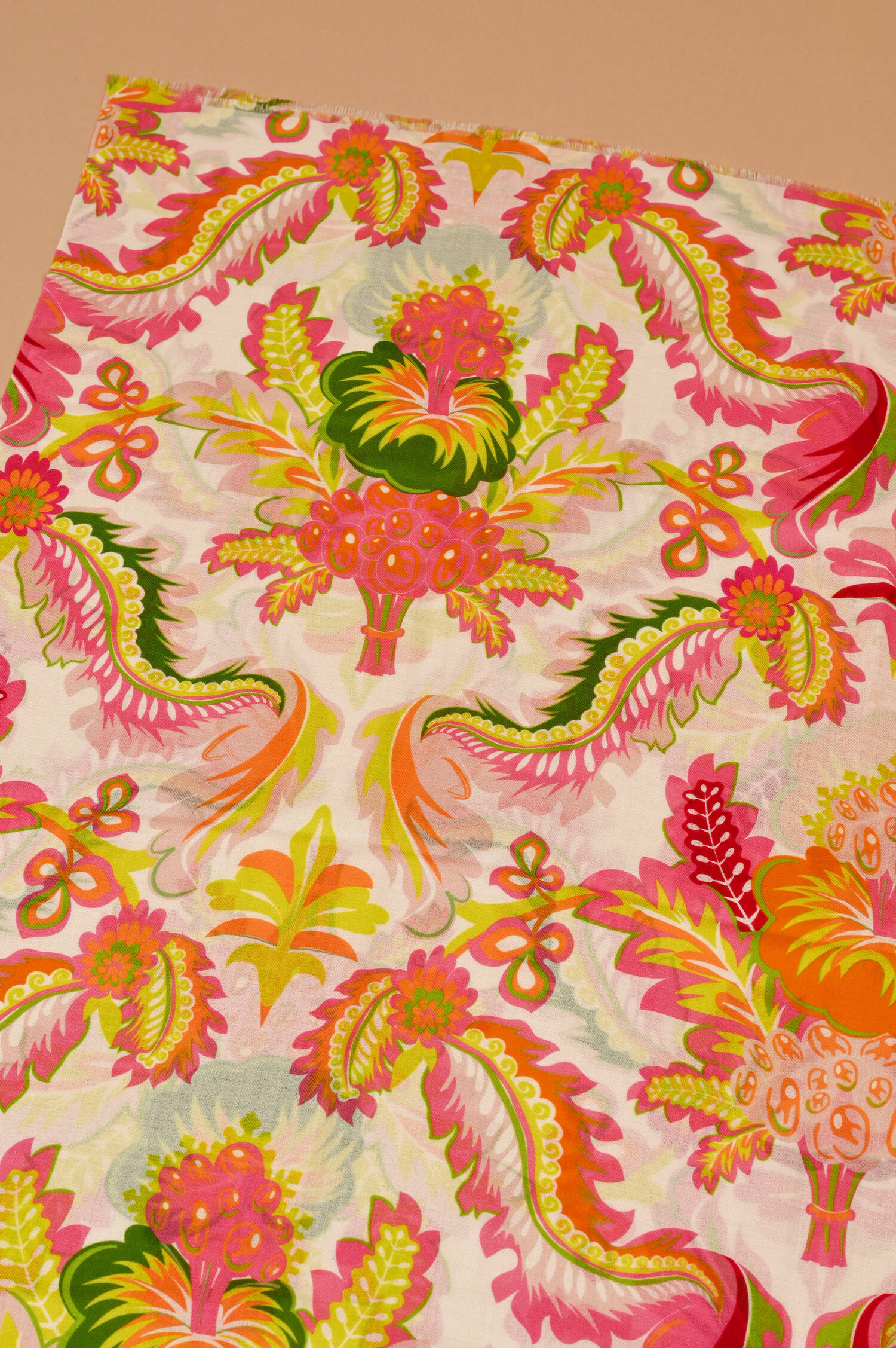 Wolltuch in Pink Buttercup gemustert