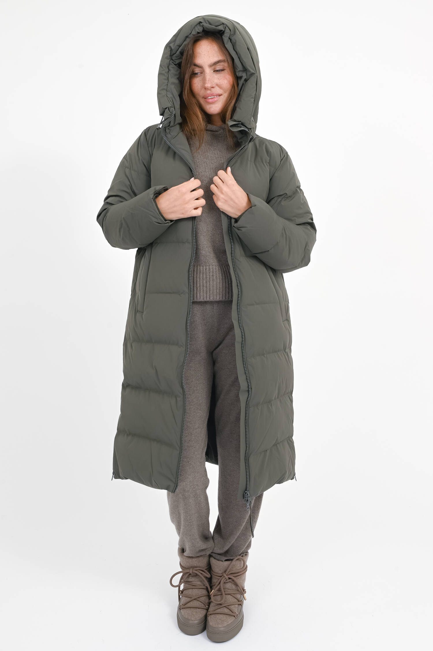 Steppmantel mit Seitenschlitzen in Oliv