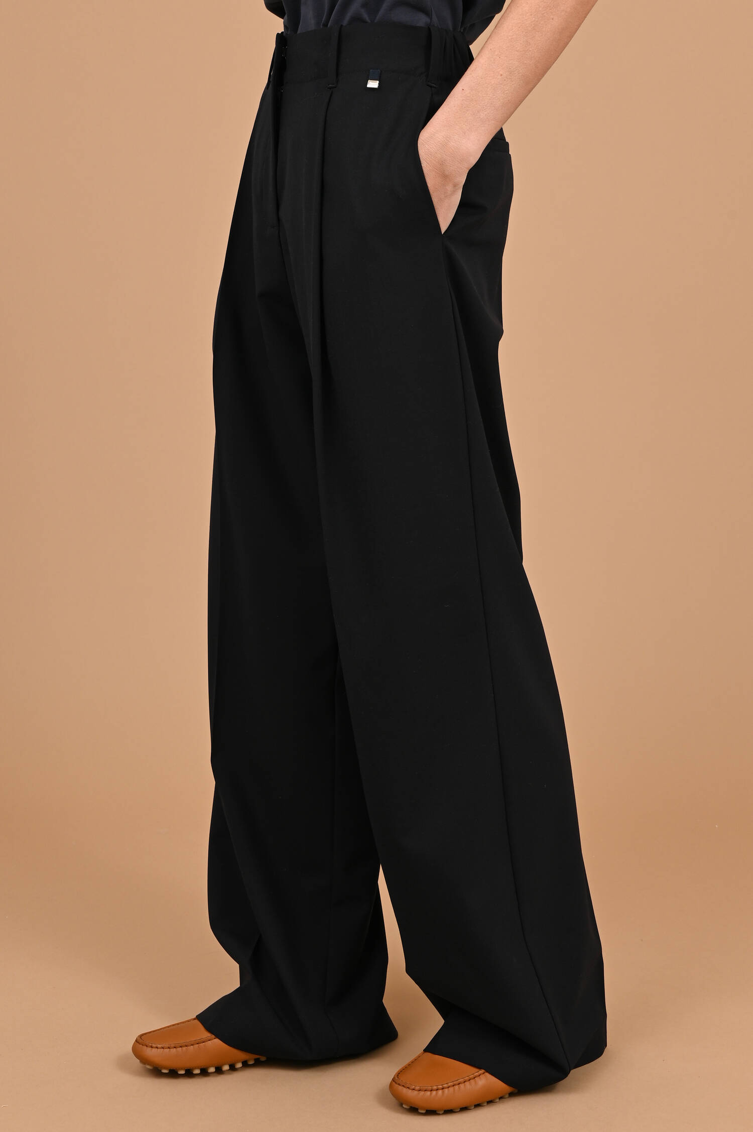 Wide-Leg Bundefaltenhose in Navyblau Wide-Leg Bundefaltenhose in Navyblau