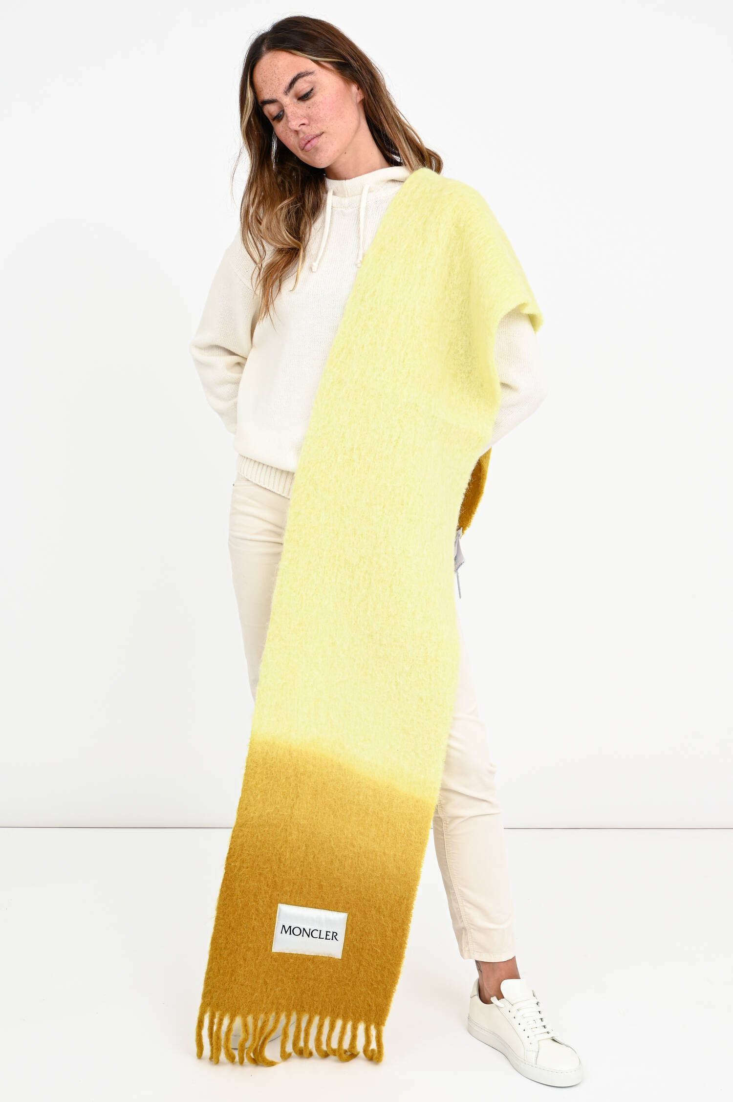 Wollmix Schal mit Farbverlauf in Gelb