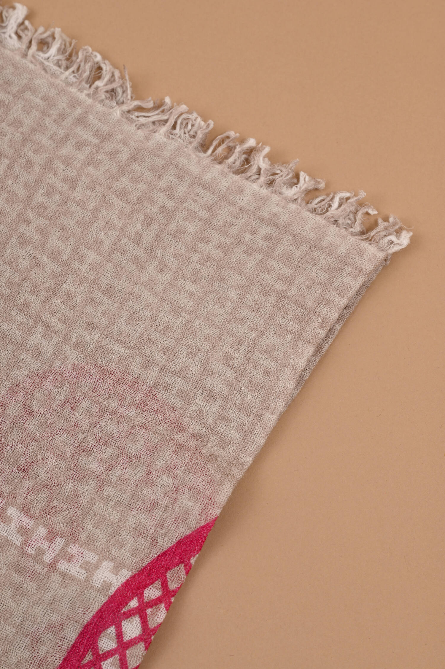 Tuch "OMATCH" aus Cashmere-Seiden-Mix in Taupe