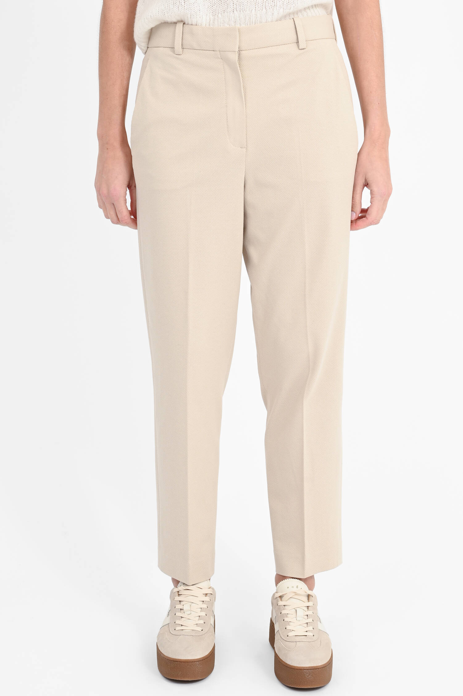 Hose mit schmalem Bein in Beige