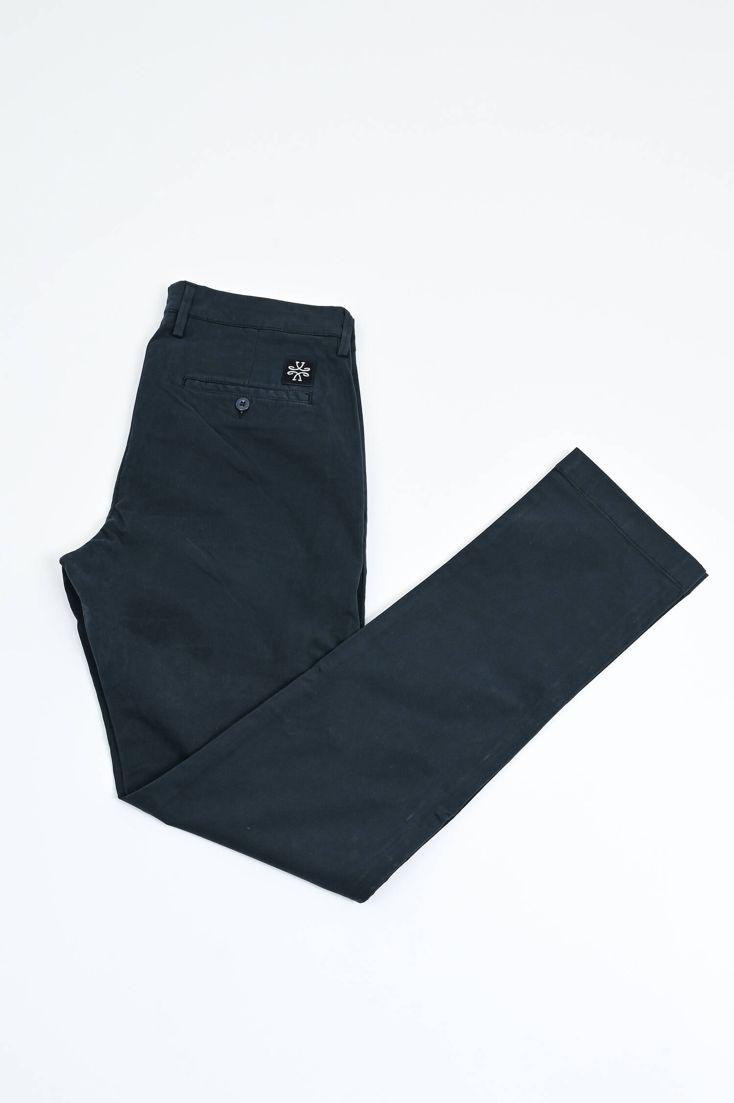 Slim Fit Chino BOBBY in Navy Slim Fit Chino BOBBY in Navy