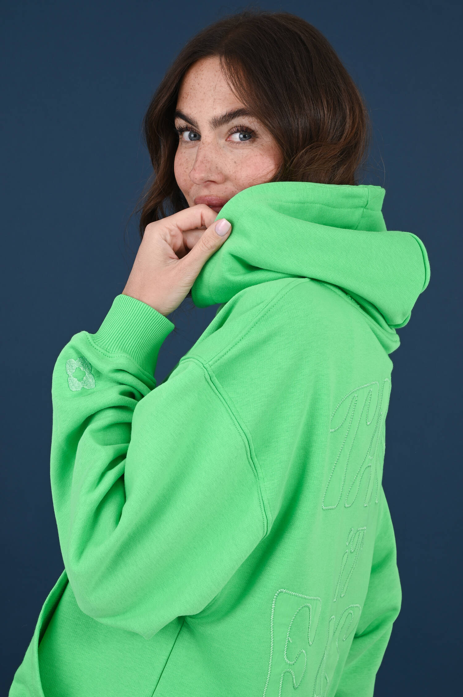 Kapuzensweater TAKE IT EASY in Applegreen Kapuzensweater TAKE IT EASY in Applegreen