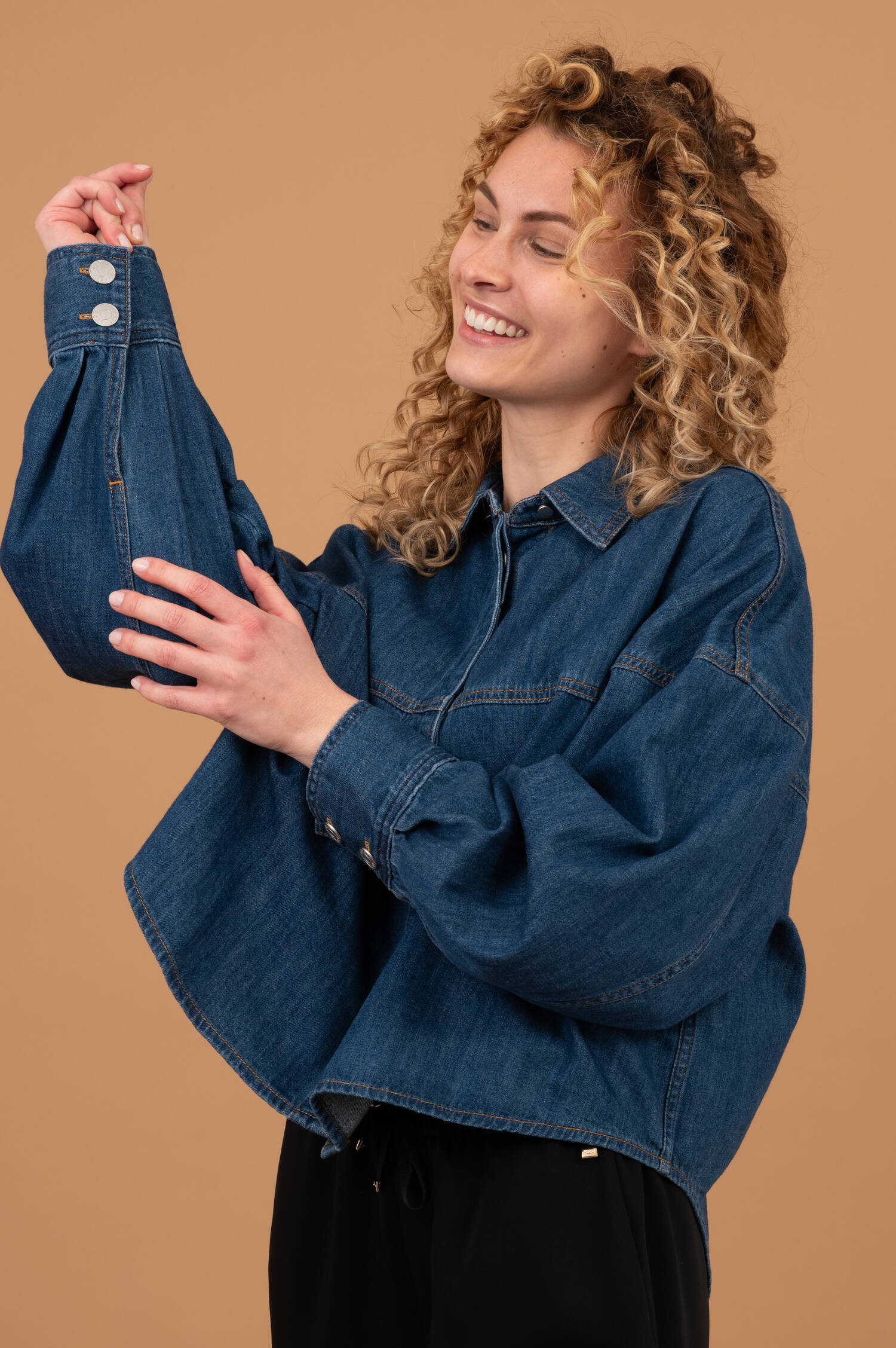 Boxy Jeansbluse in Dunkelblau Boxy Jeansbluse in Dunkelblau