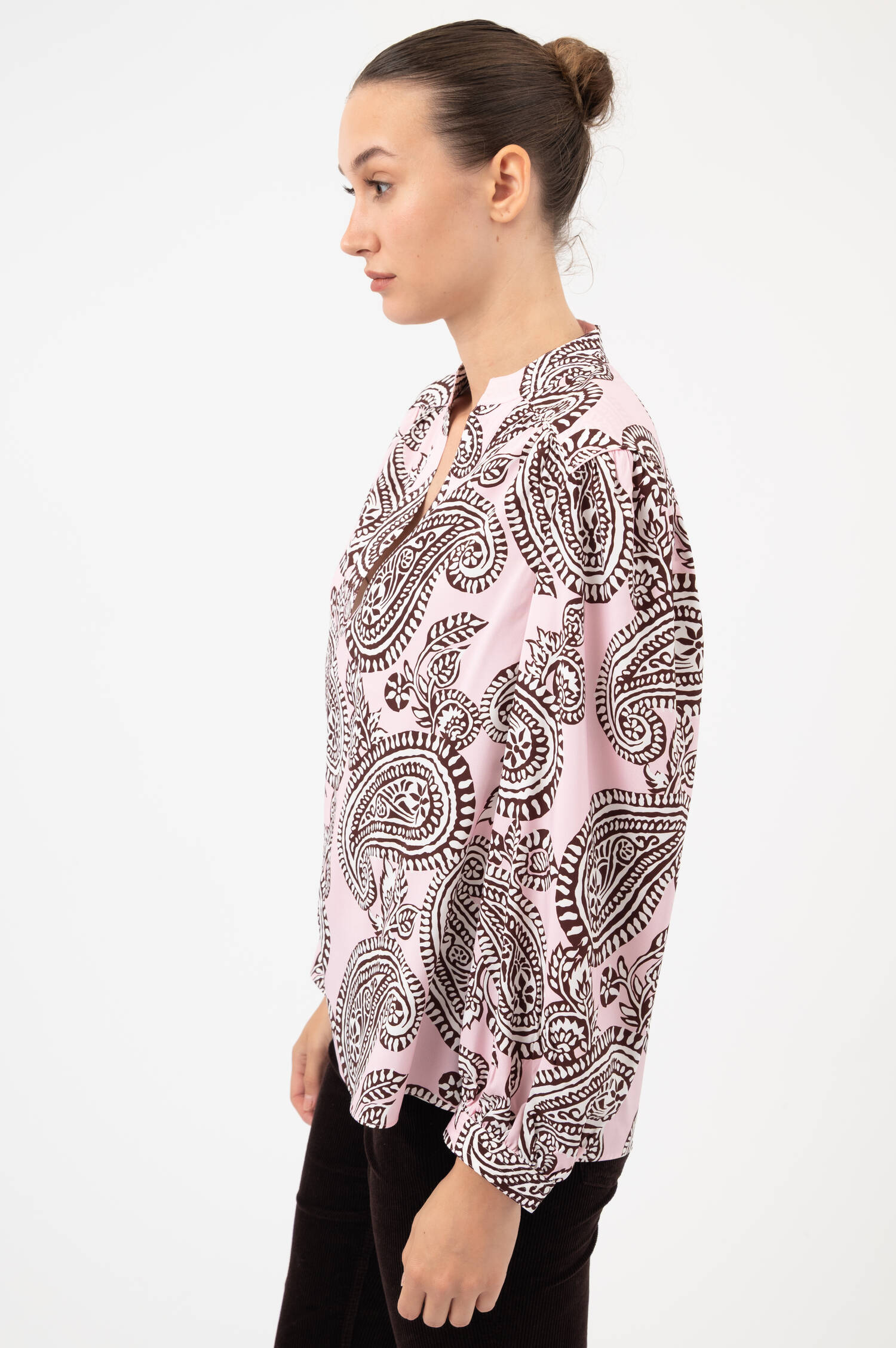 Seiden-Bluse mit Paisley-Print in Rosa