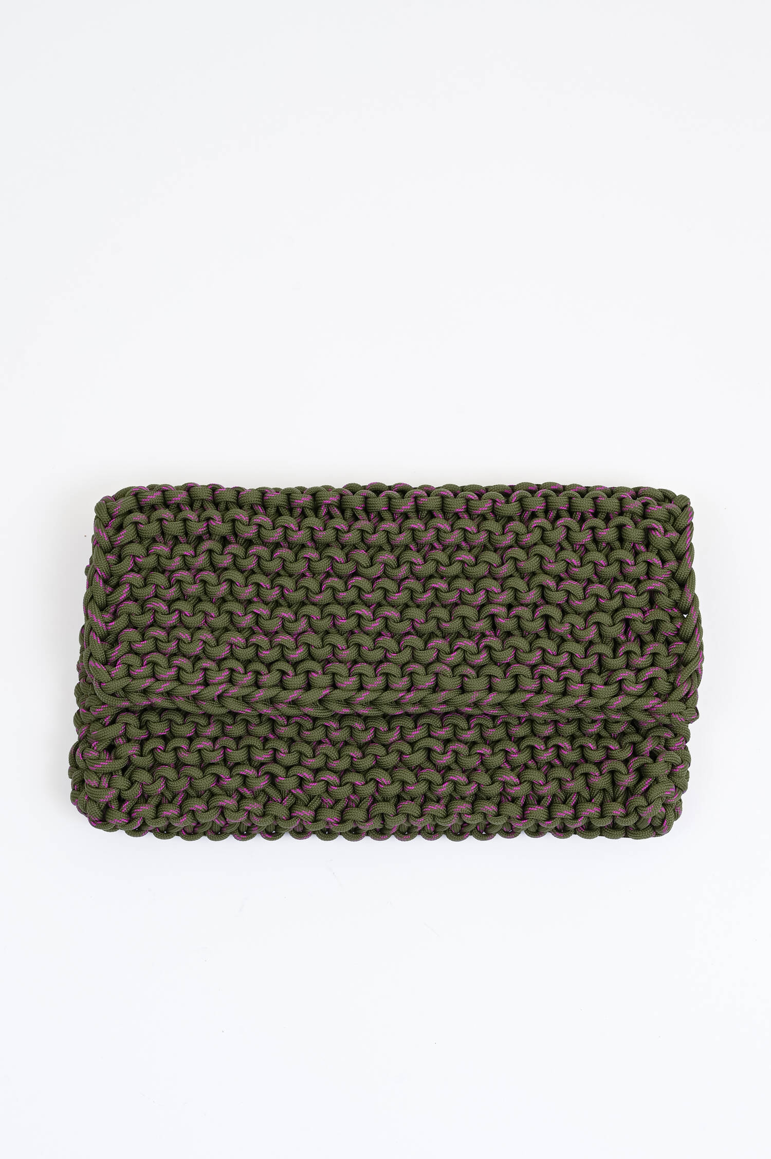 Gehäkelte Clutch in Dark Moss