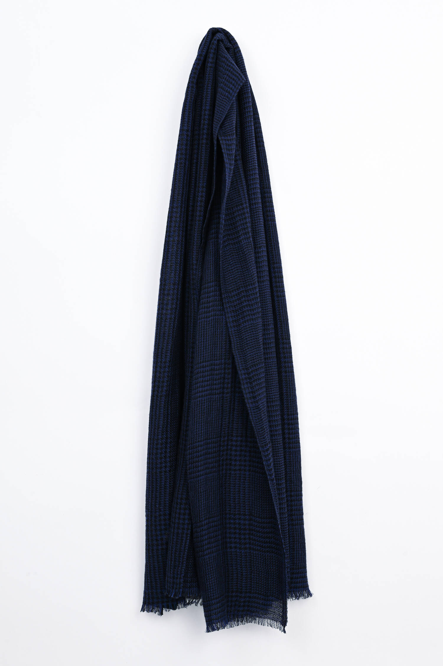 Karierter Schal aus Cashmere in Schwarz/Navy Karierter Schal aus Cashmere in Schwarz/Navy