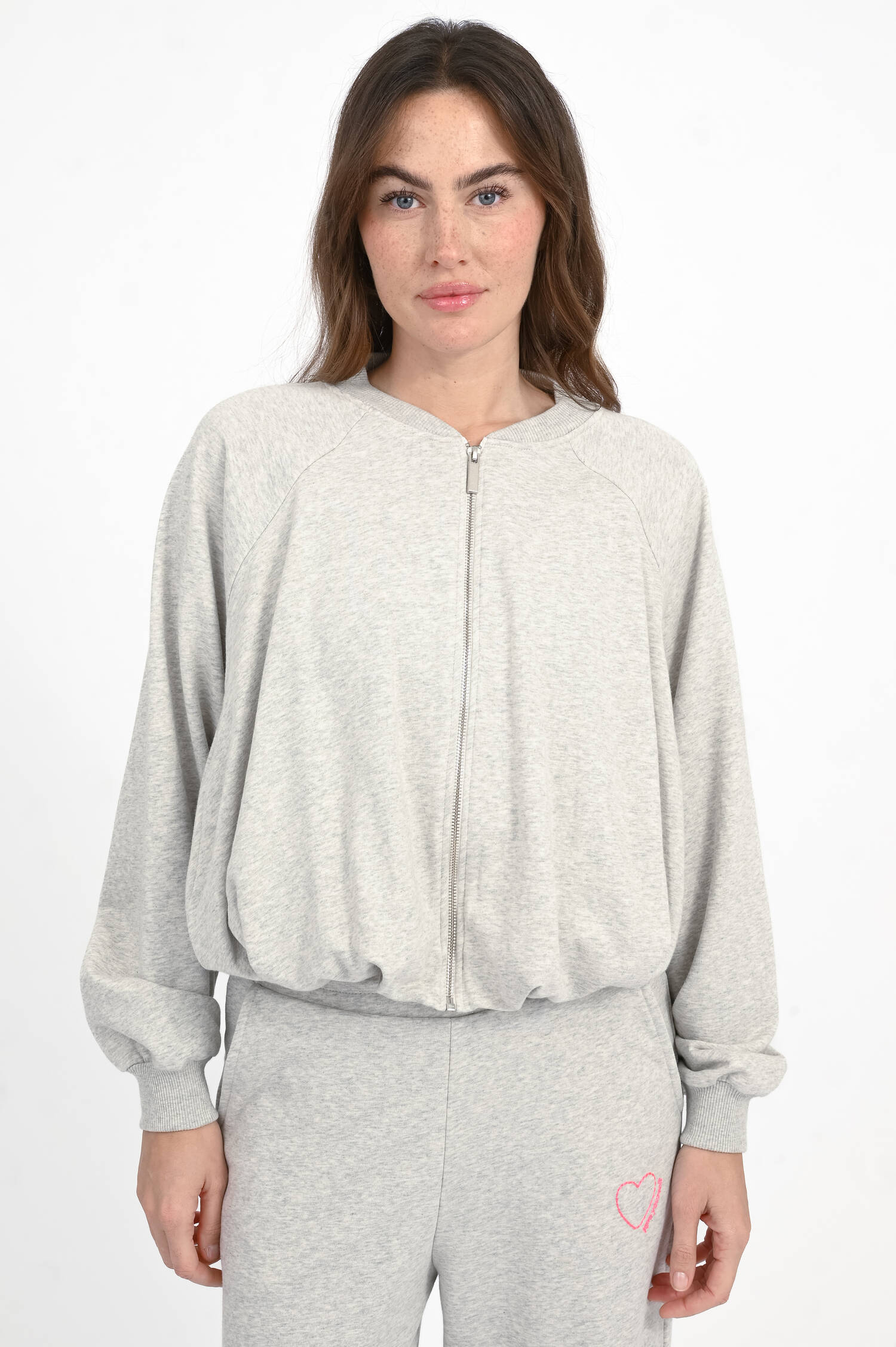 Sweater-Jacke mit Aufnäher in Grau meliert