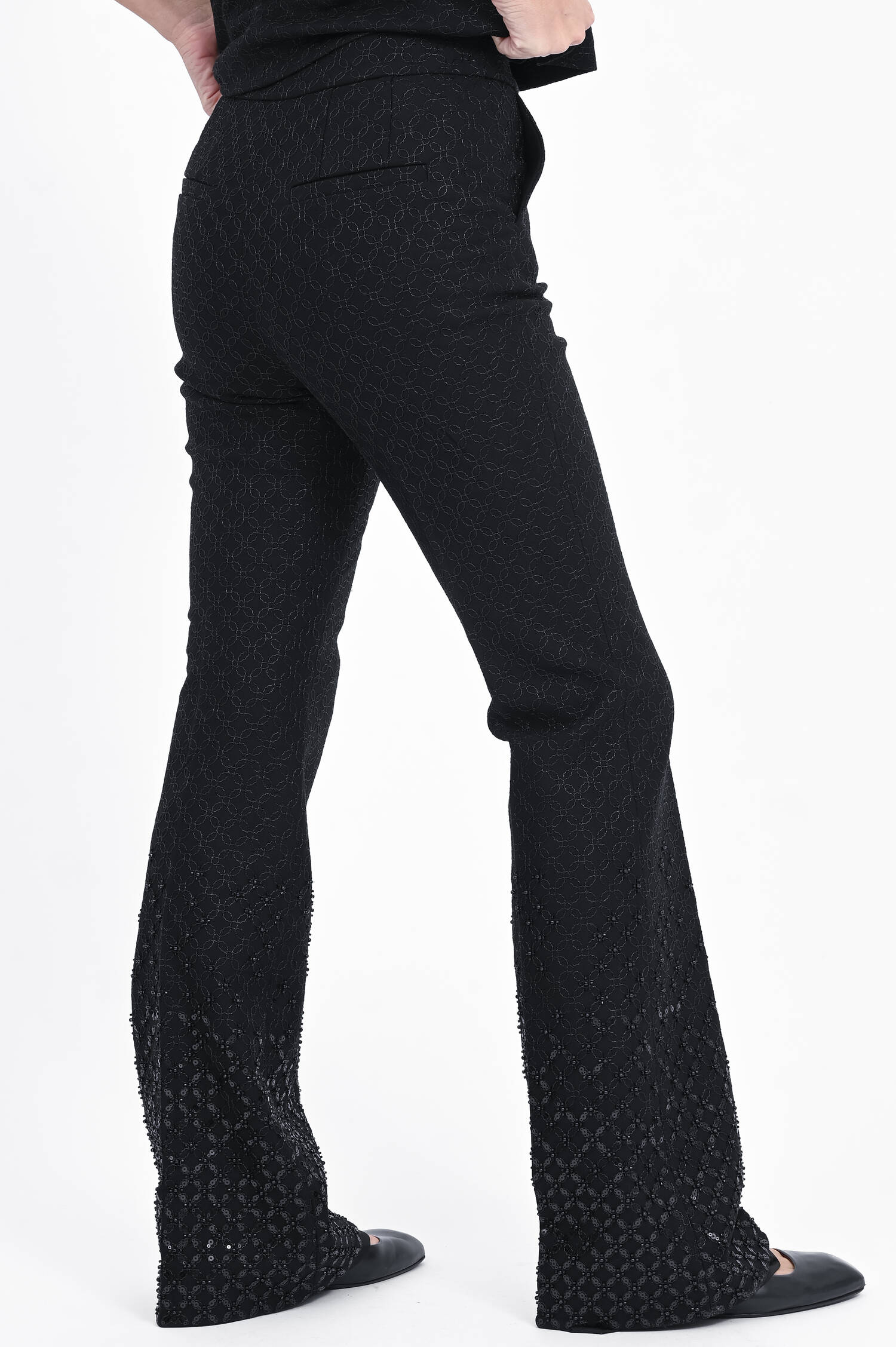 Flared Hose mit Allover-Pailletten in Pure Black Flared Hose mit Allover-Pailletten in Pure Black