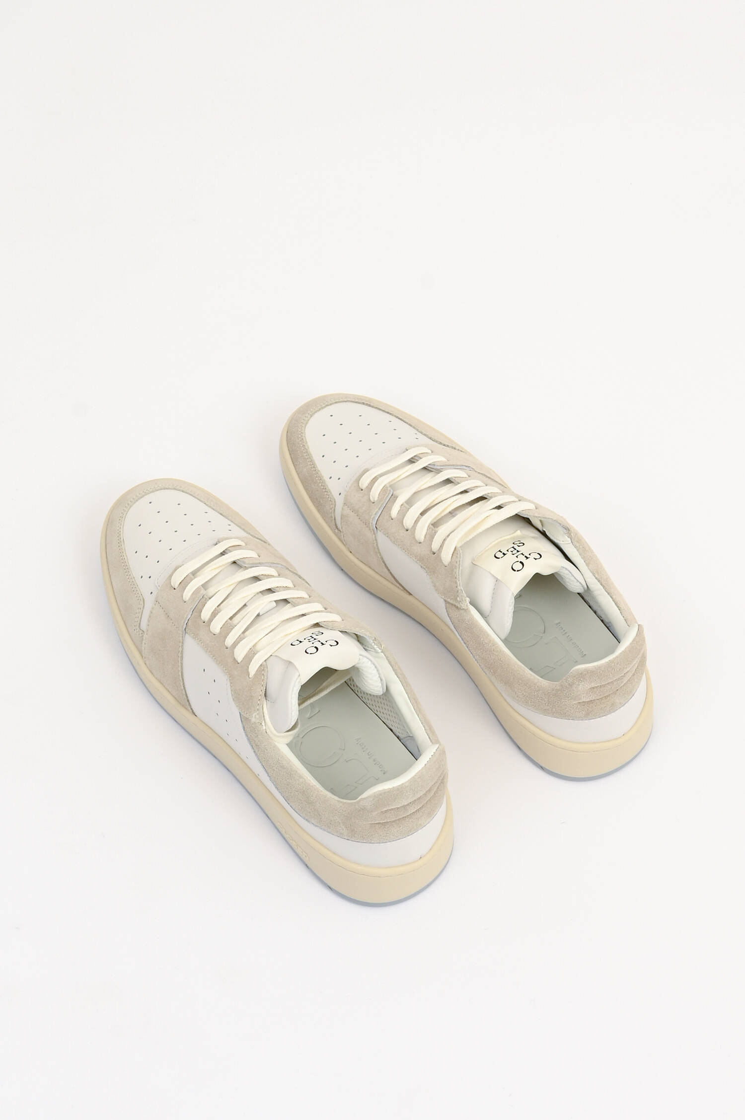 Sneakers in Oyster Grey