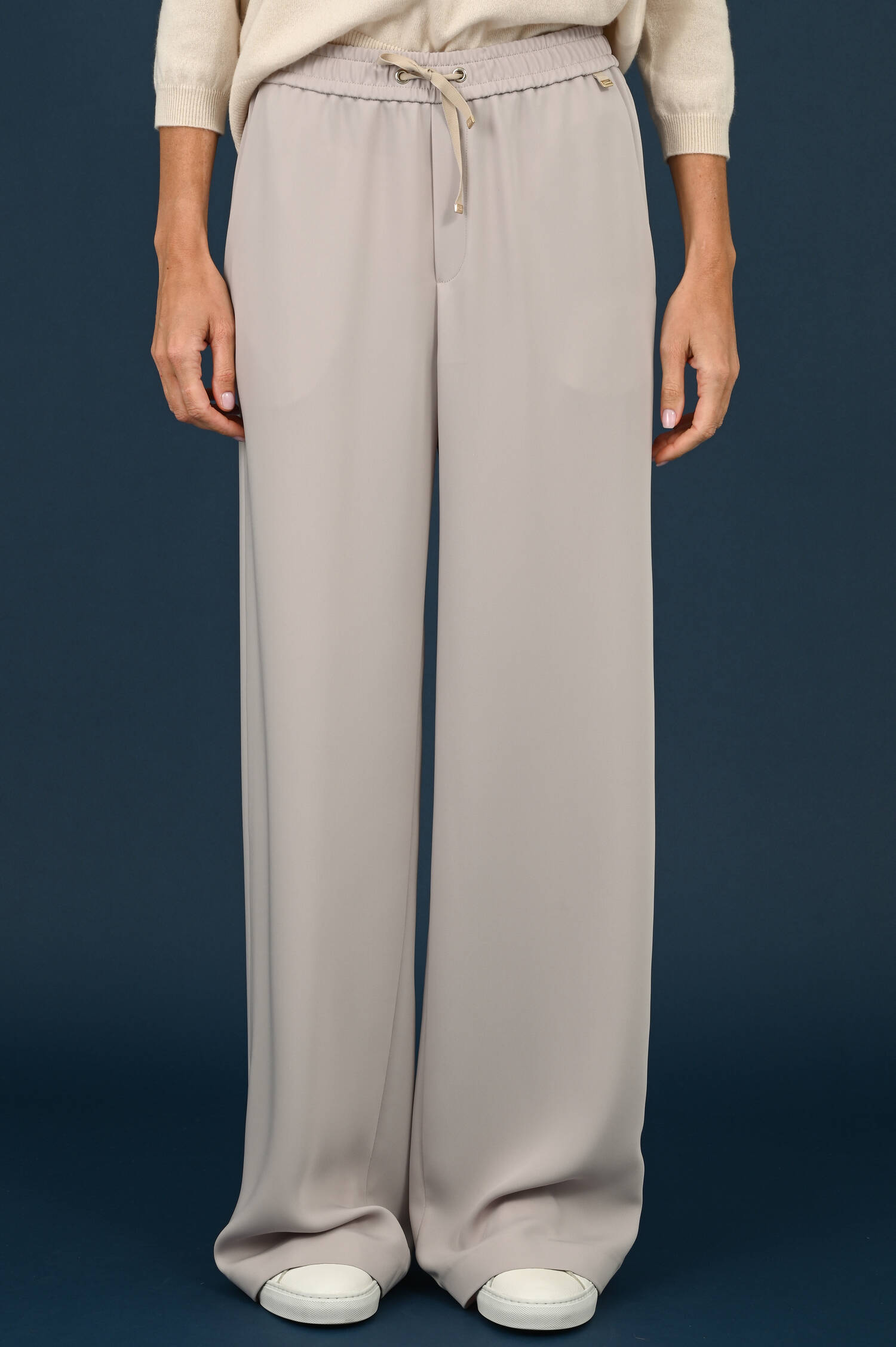 Hose in Satin-Optik in Chantilly