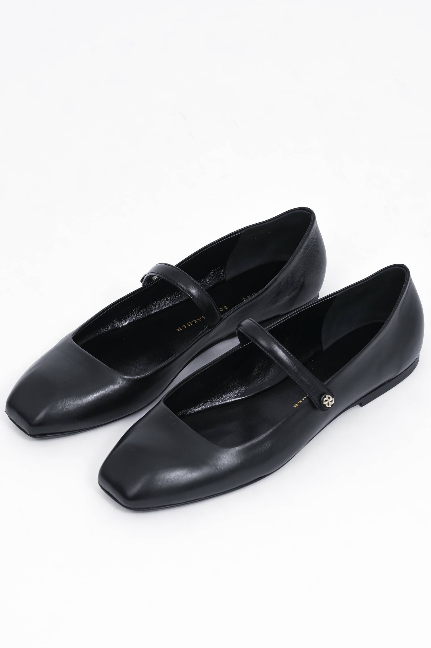 Ballerina aus Leder mit Riemen in Pure Black