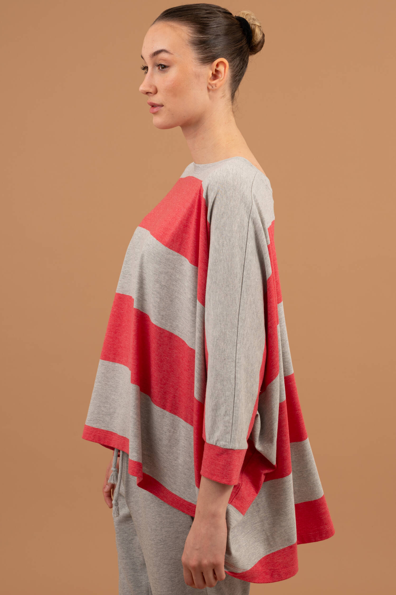 Batwingshirt BIRNEY in Geranium/Grau