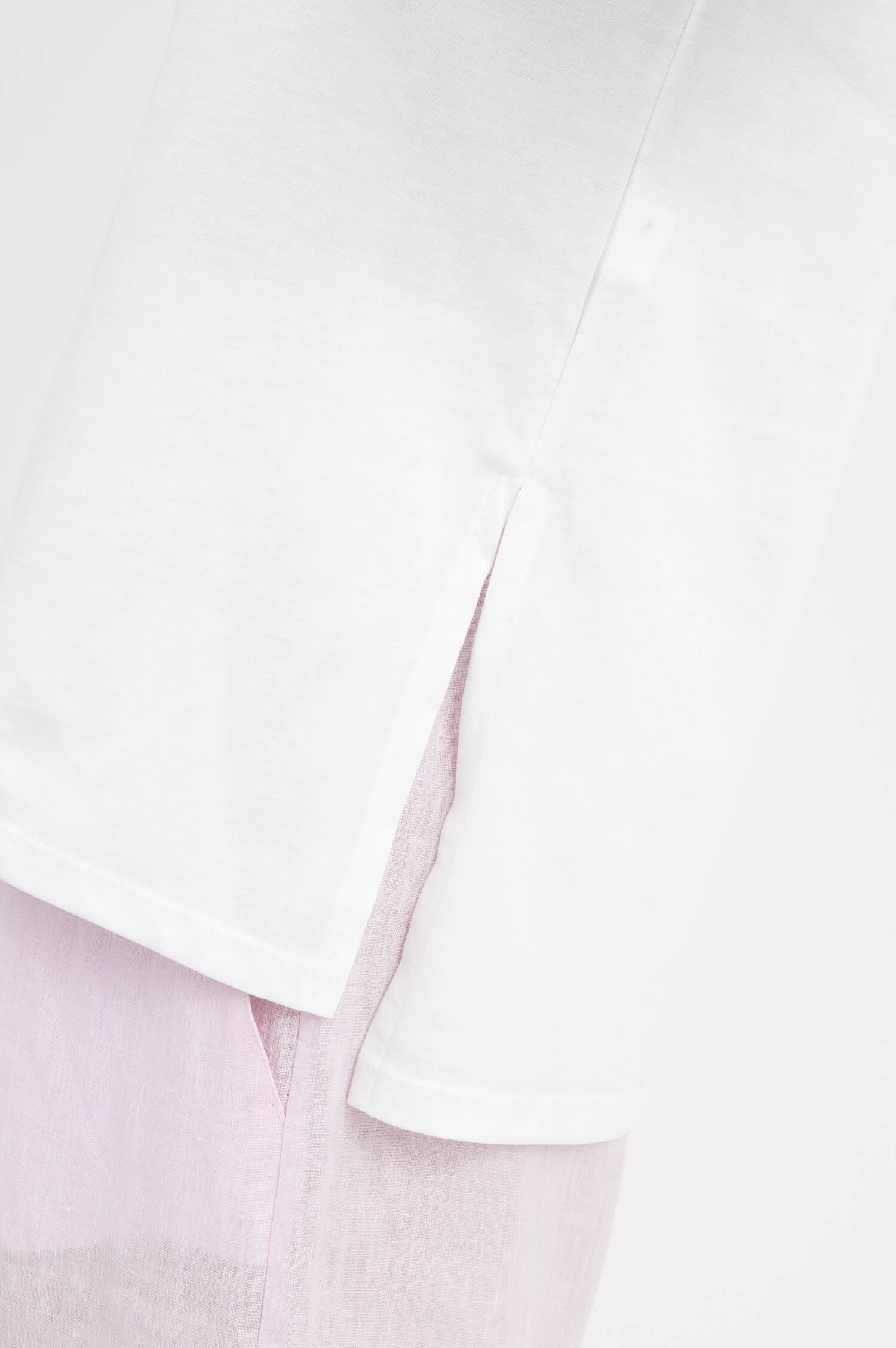 T-Shirt mit Applikationsstick in Weiß