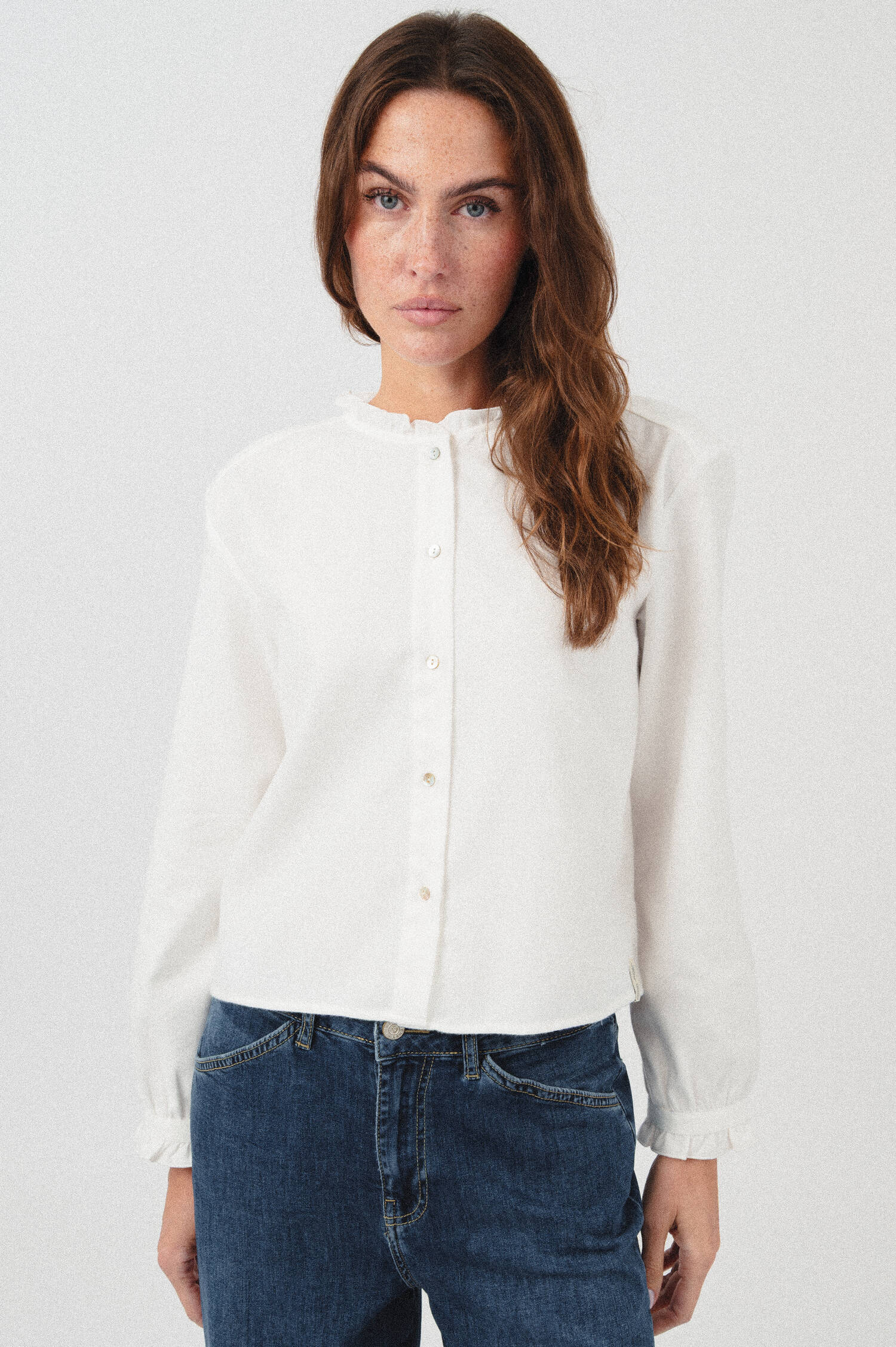 Wellensaum Bluse aus Baumwollflanell in Weiß Wellensaum Bluse aus Baumwollflanell in Weiß