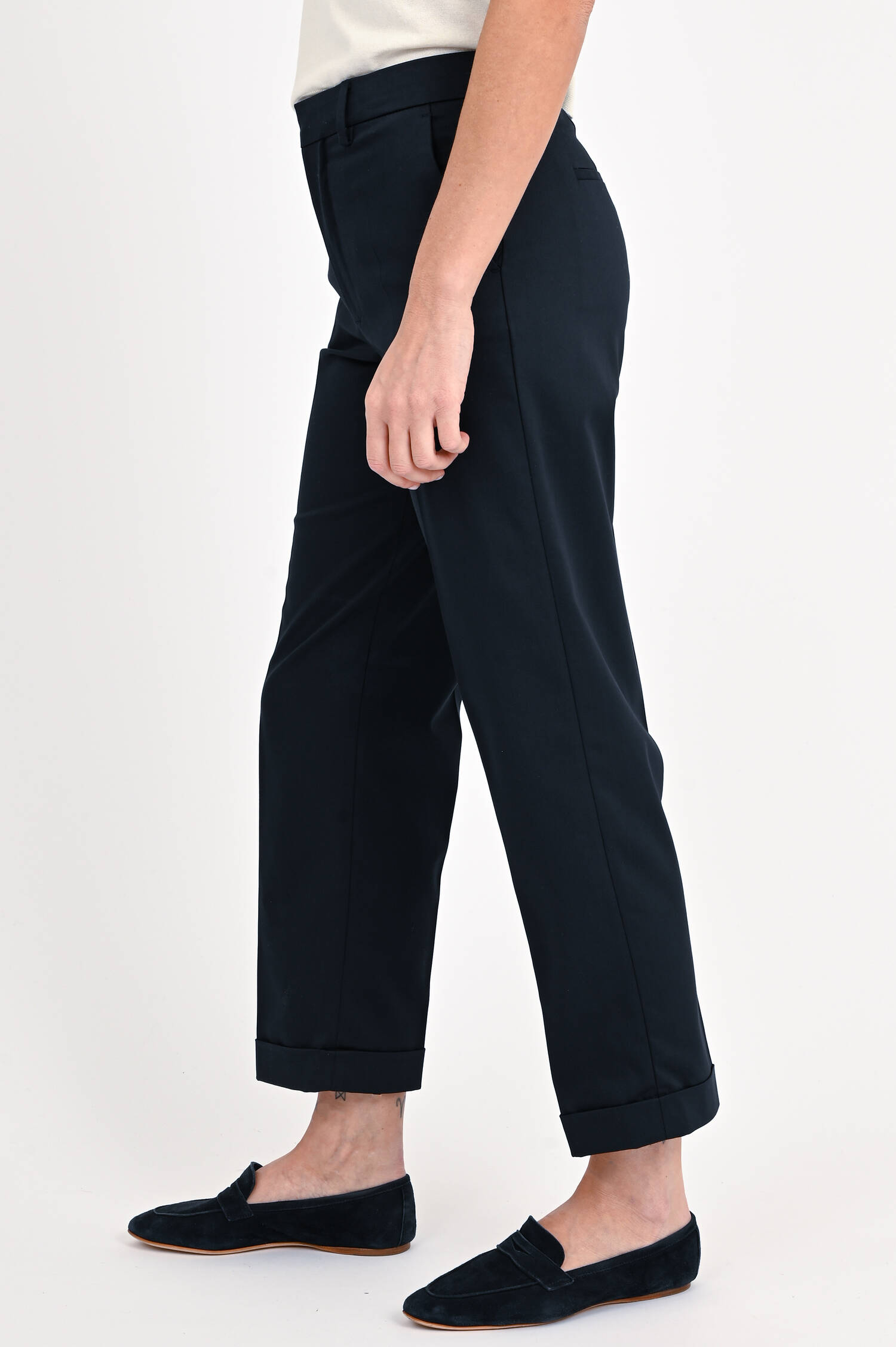 Hose mit Bügelfalten in Navy