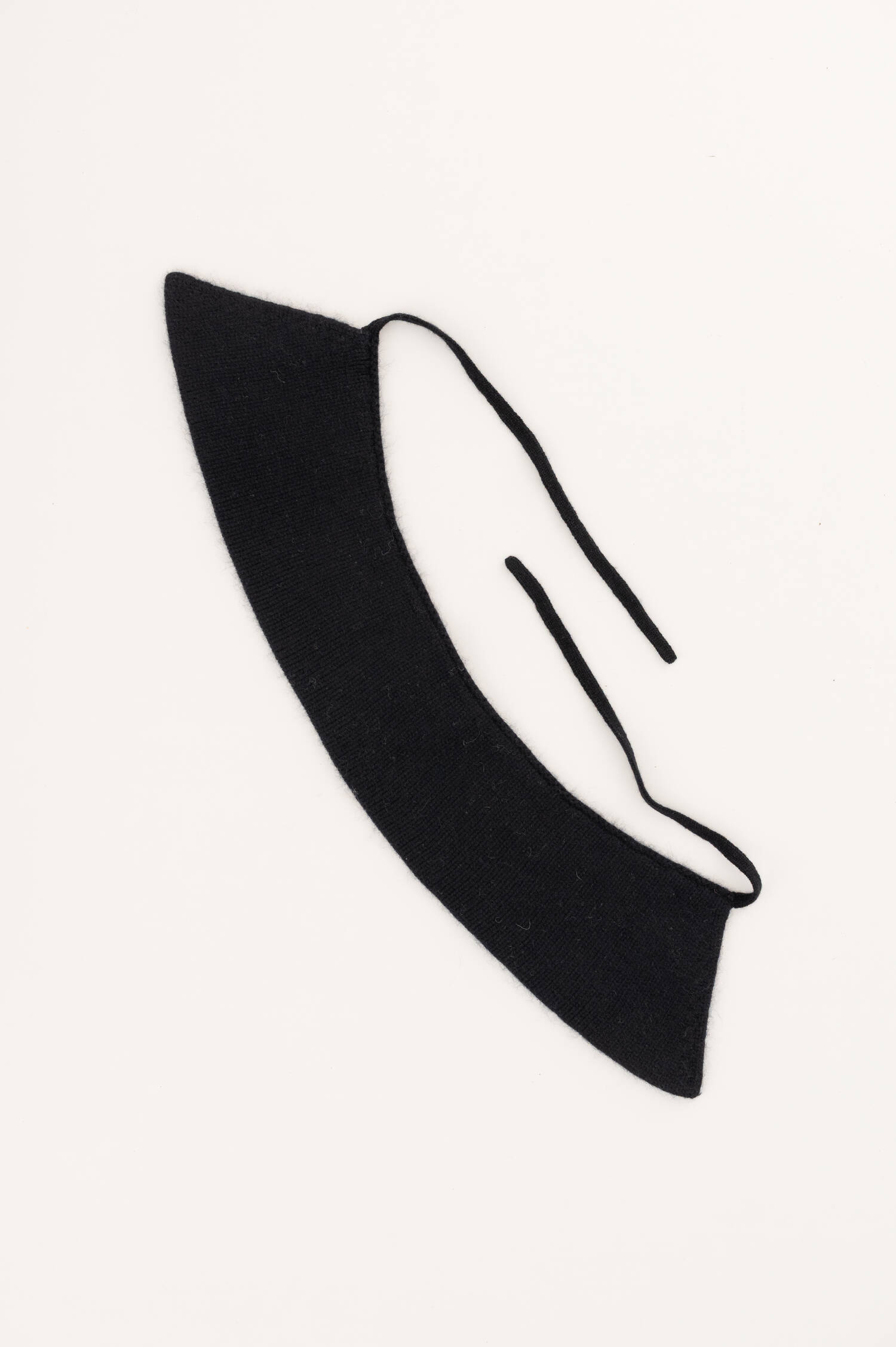 Schalkragen aus Wolle-Cashmere in Schwarz Schalkragen aus Wolle-Cashmere in Schwarz