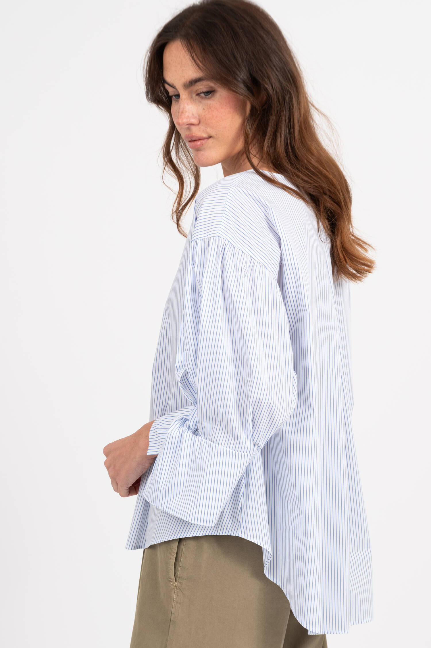 Bluse mit Streifen in Weiß/Blau