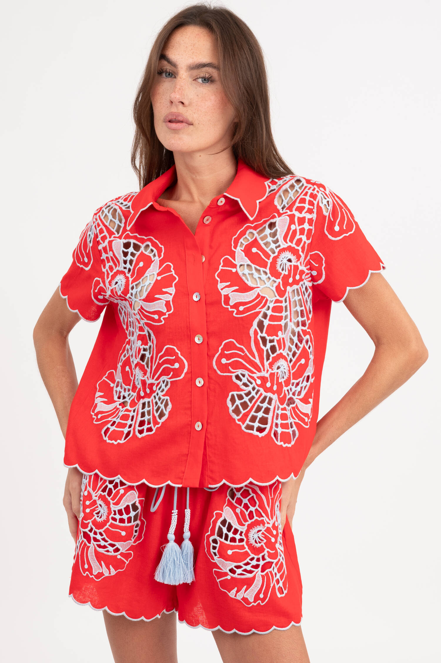Bluse mit Wellensaum in Rot