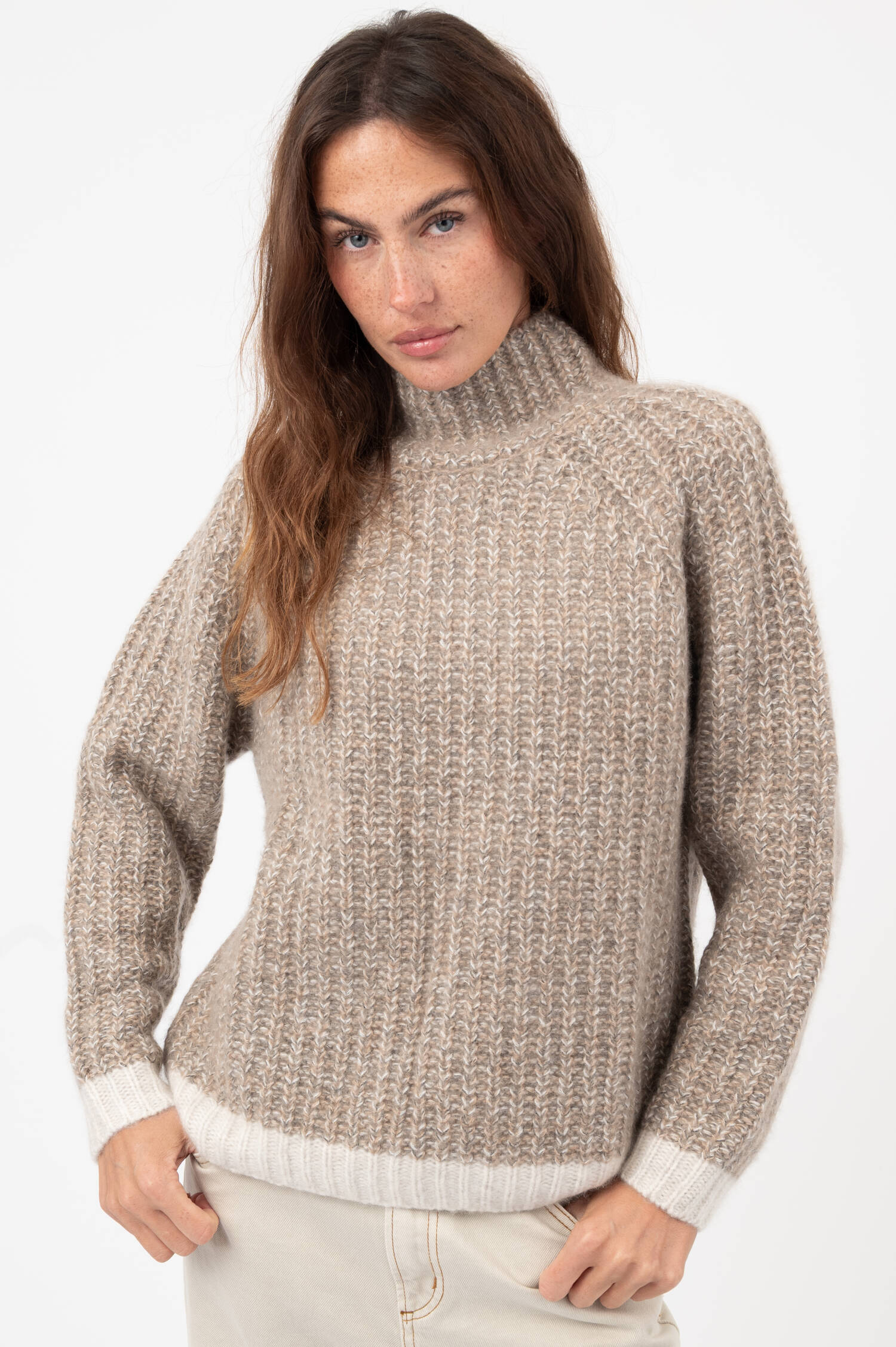 Stehkragen-Raglan-Pullover in Braun meliert Stehkragen-Raglan-Pullover in Braun meliert