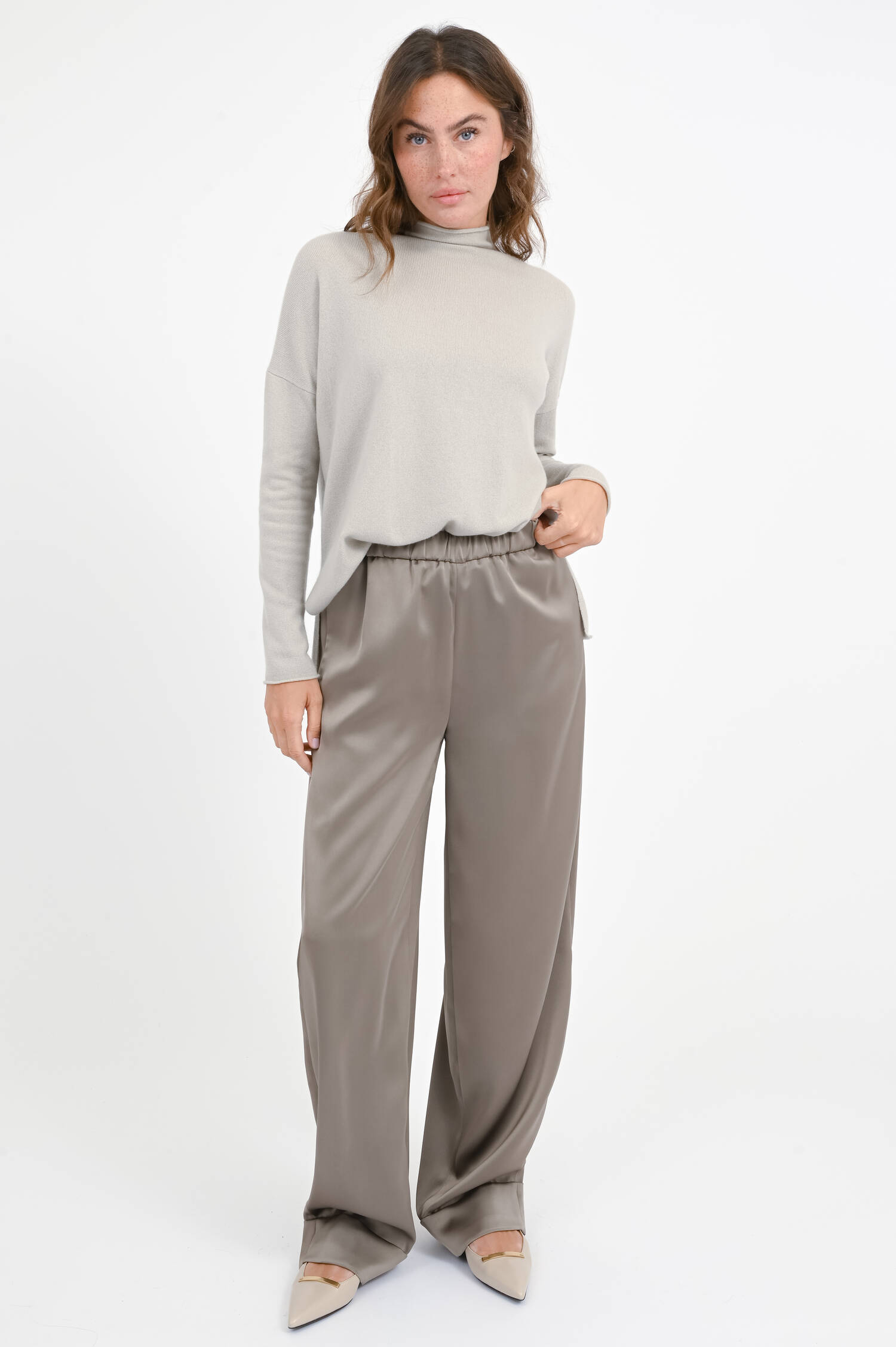 Hose mit Stulpe in Taupe Hose mit Stulpe in Taupe