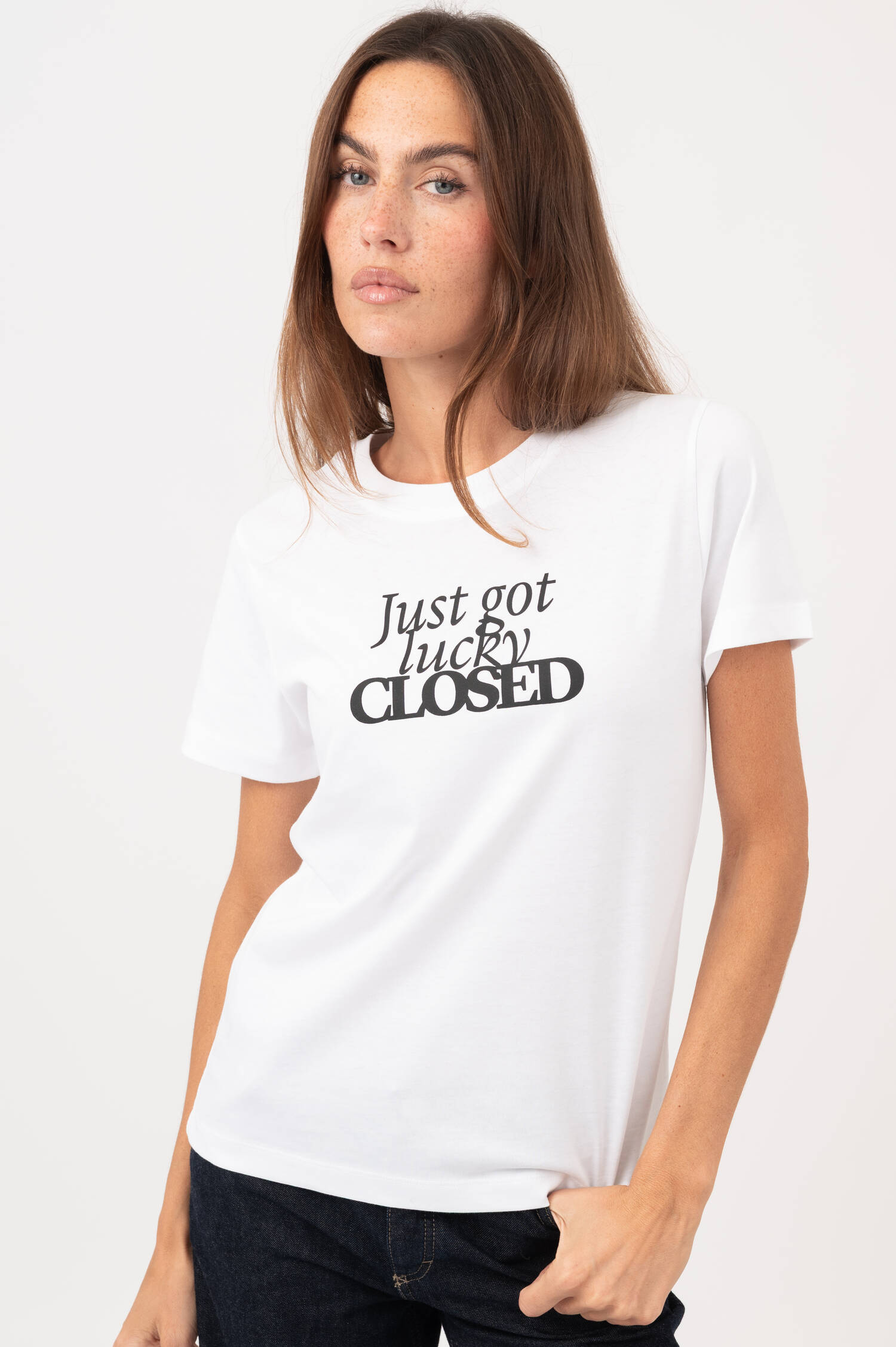 T-Shirt "Just got lucky" in Weiß