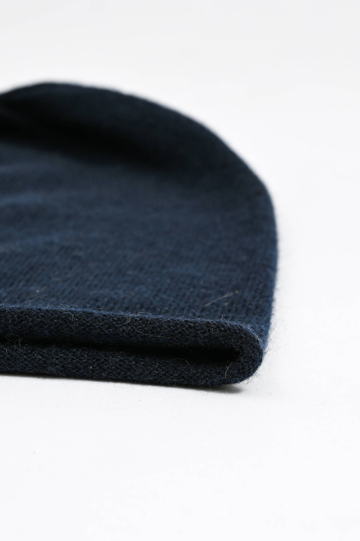 Feinstrick-Mütze mit Rollsaum in Navy Feinstrick-Mütze mit Rollsaum in Navy